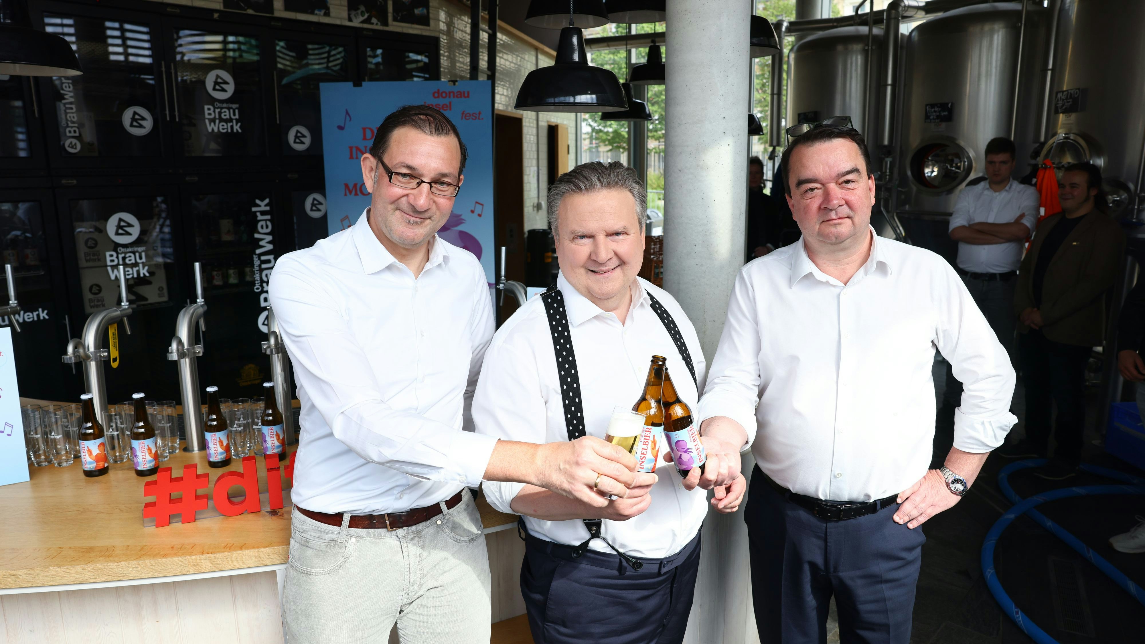 Natürlich wurde auch gleich mit einem Inselbier angestoßen!