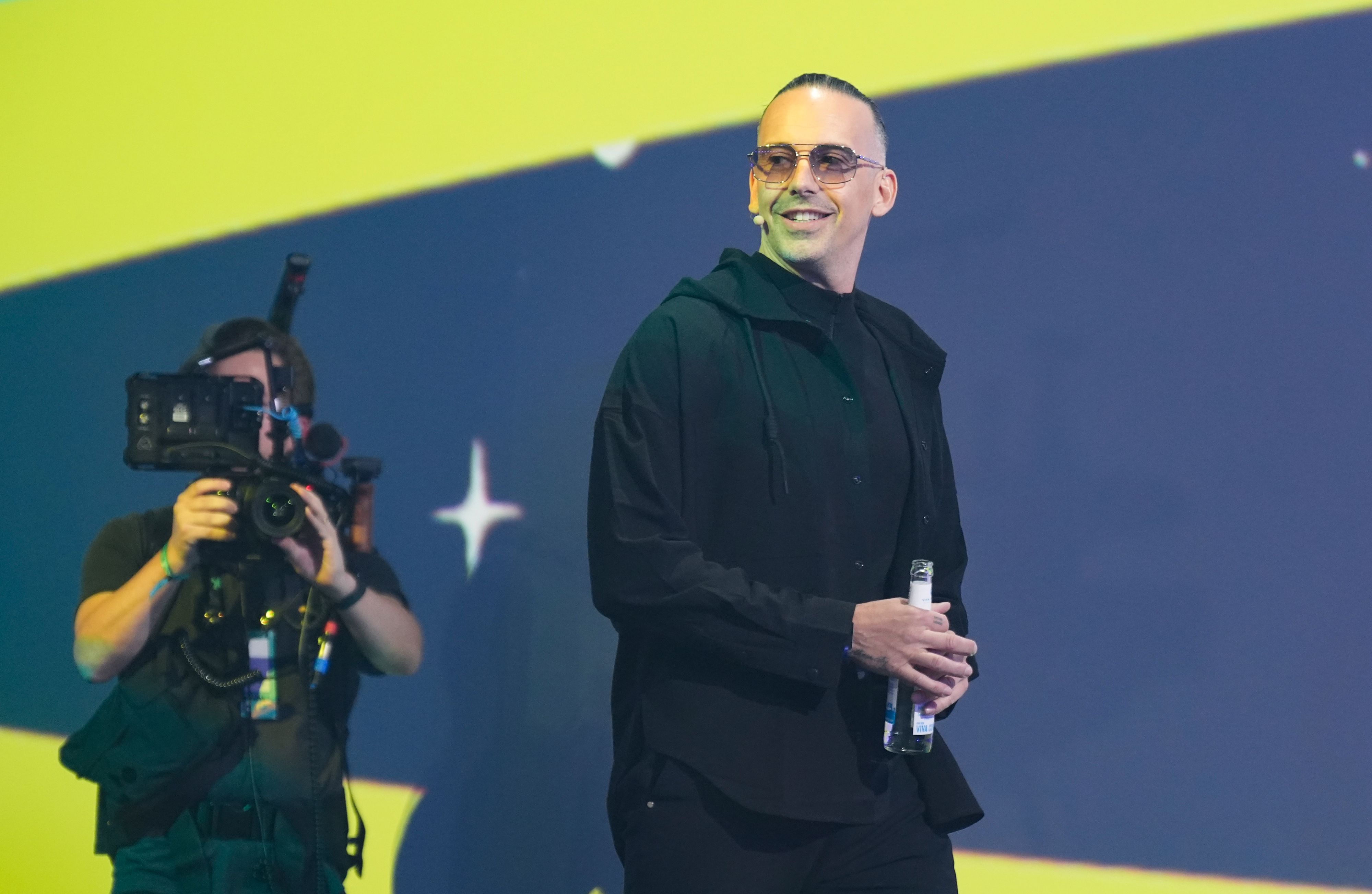 RAF Camora ist abseits der Bühne überraschend bodenständig.