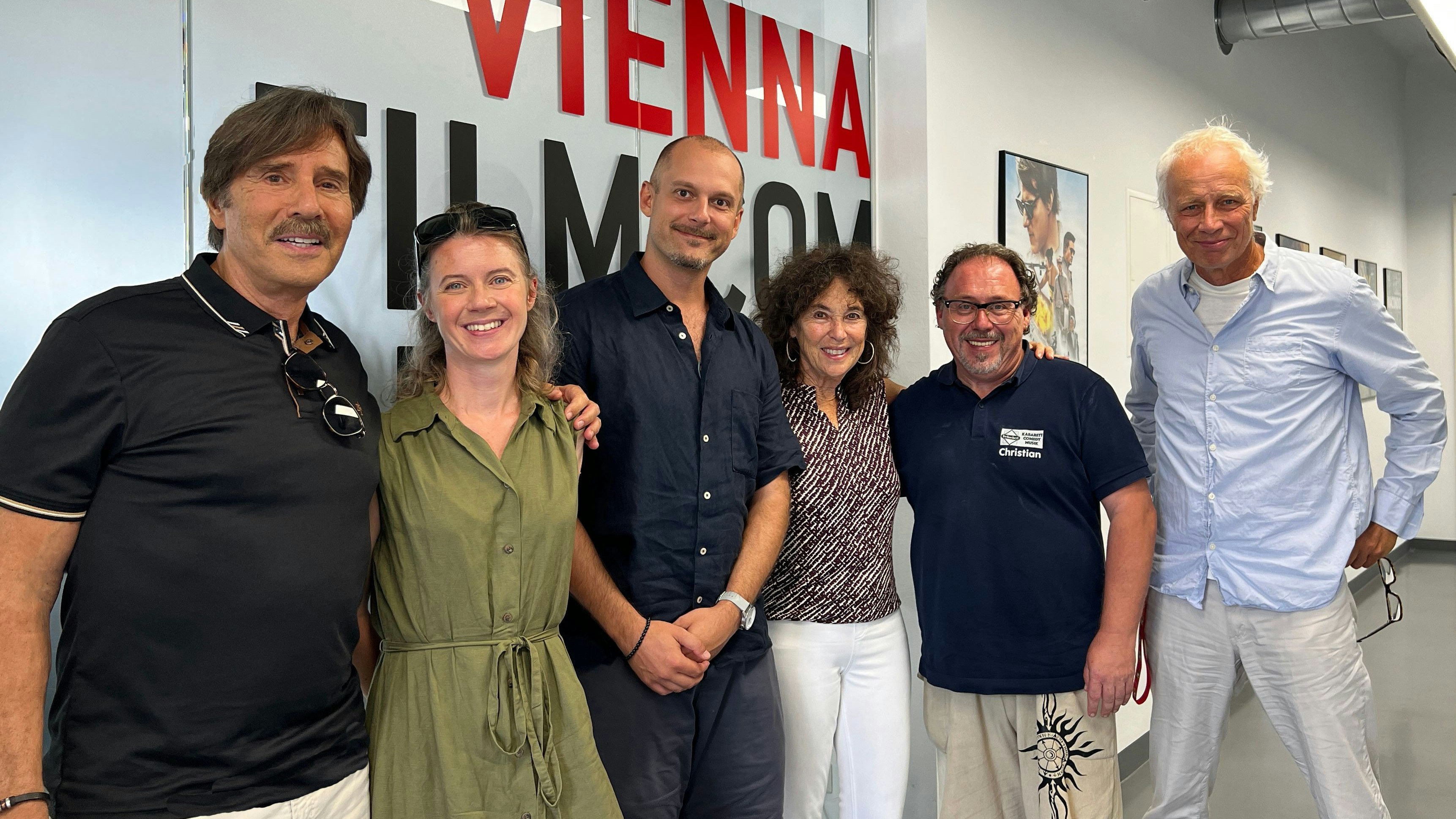 Das Produktionsteam des Kurzfilms "Fundbox - A Love Story" - v.l.n.r. Miles Merritt, Director; Stefanie Rauscher, Head of Project Management, Deputy Managing Director, Vienna Film Commission; Thomas Bischof, Producer; Gail Kempler, Co-Director; Christian Jeschko, Actor; Florian Reichmann, Production Designer