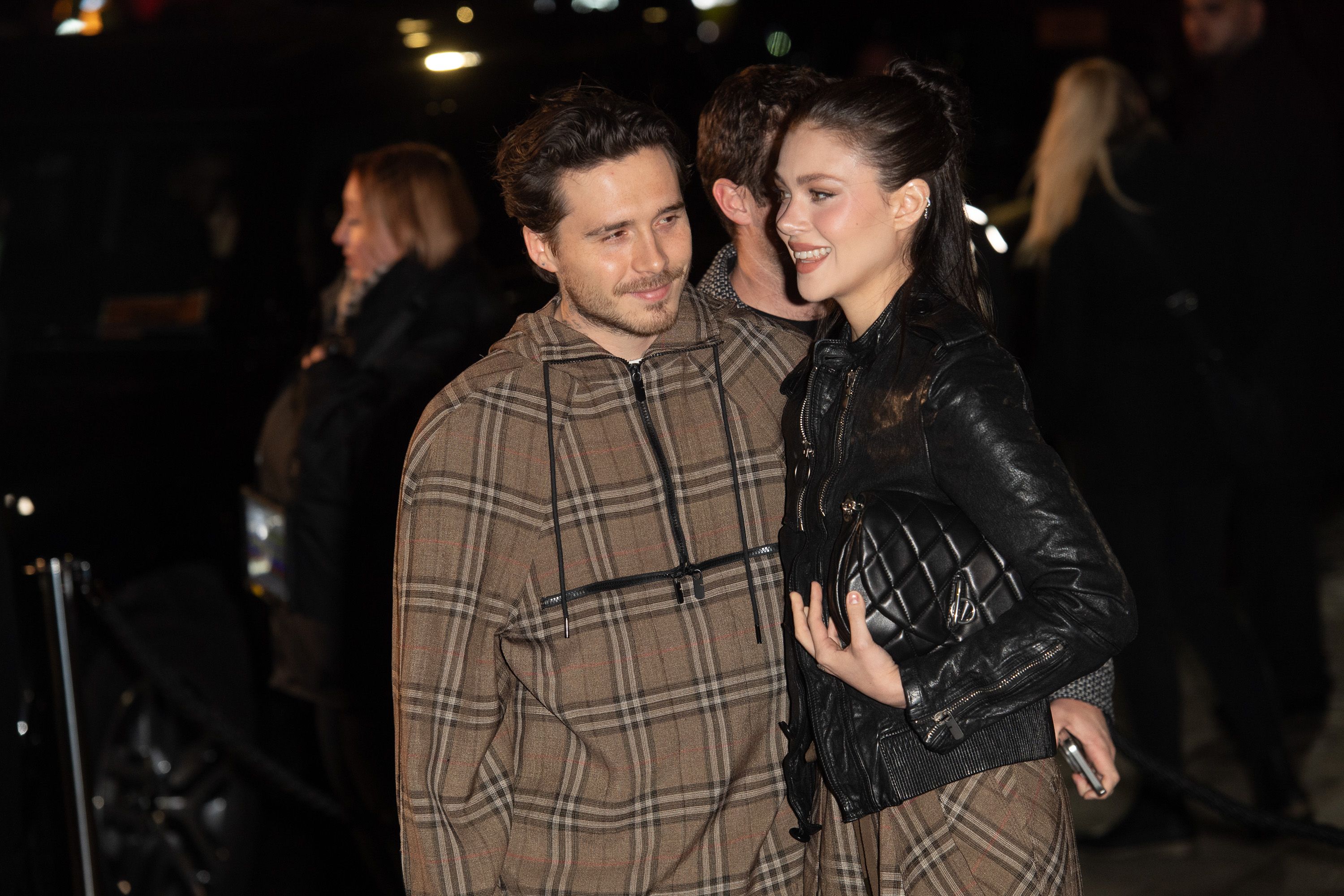 Im Familienstreit der Beckhams rückt Nicola Peltz, die Frau von Brooklyn Beckham, immer weiter in den Vordergrund.