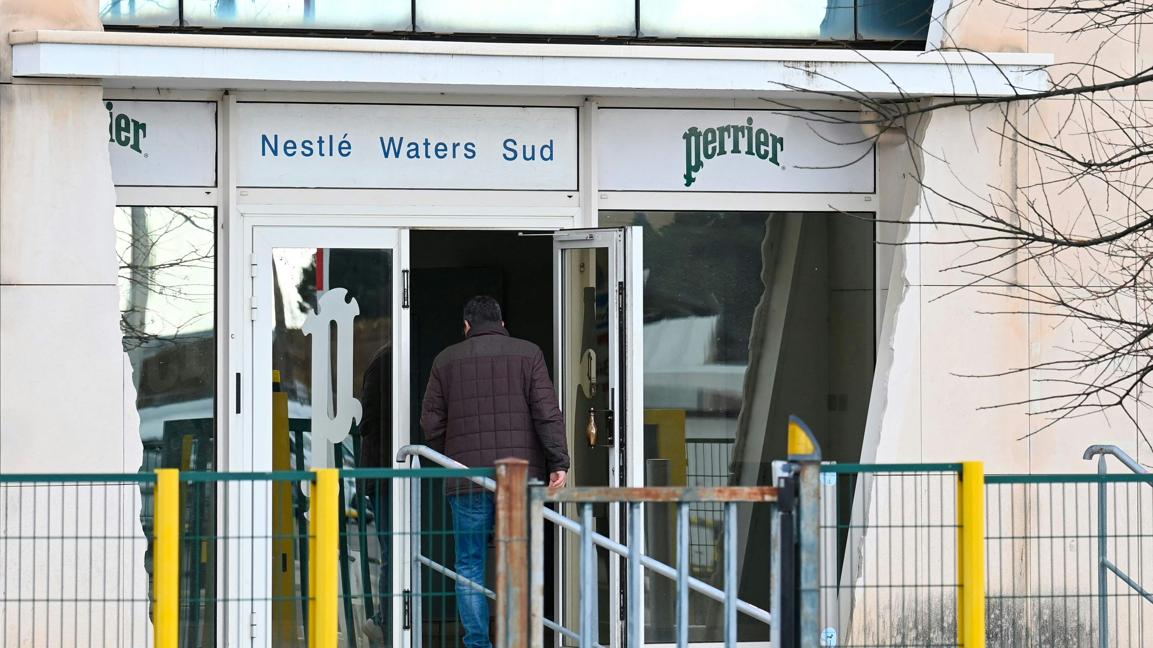 Der Amtsbezirk im französischen Departement Gard verbietet Nestlé die Filterung seines Perrier-Mineralwassers.