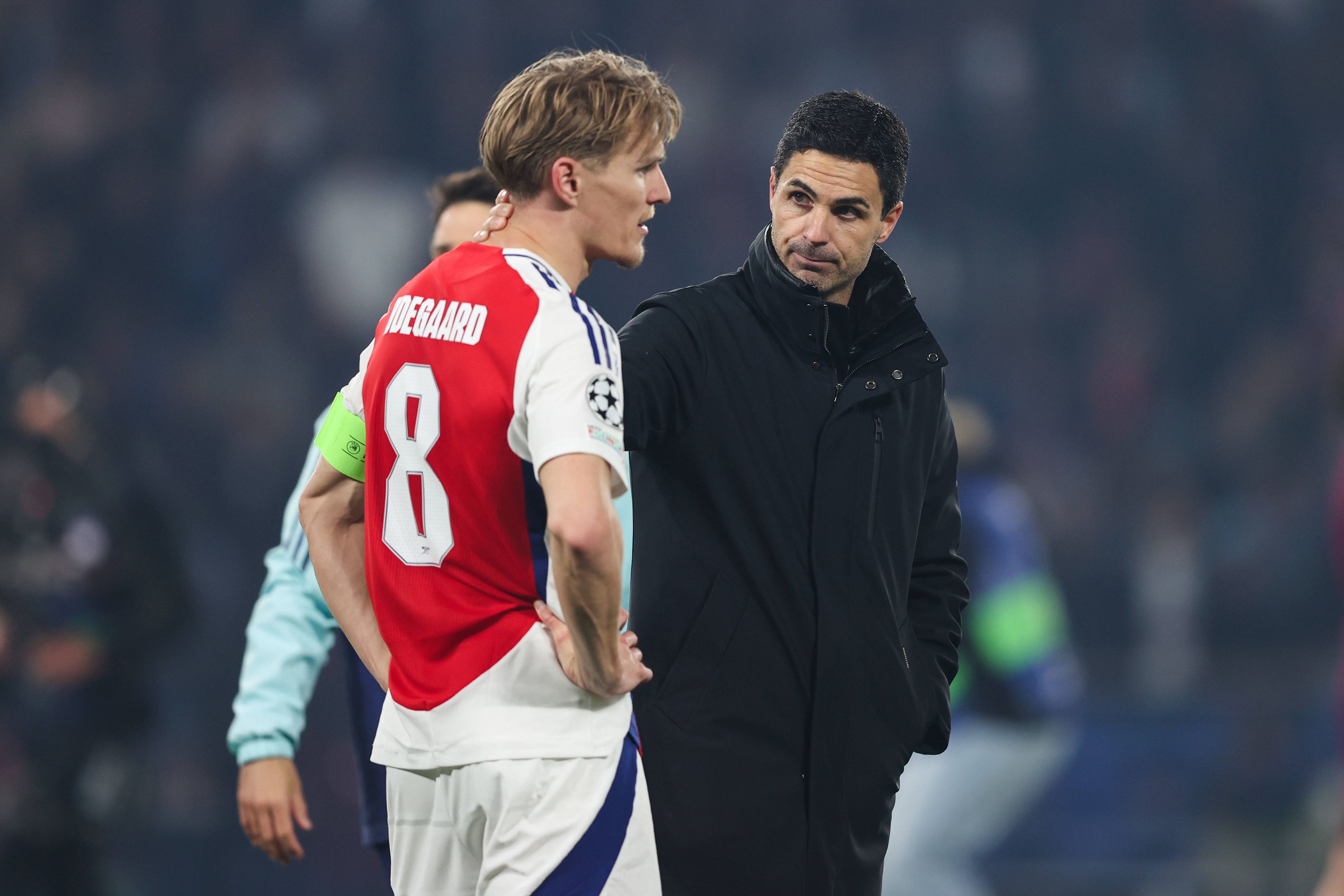 Martin Odegaard mit Coach Mikel Arteta