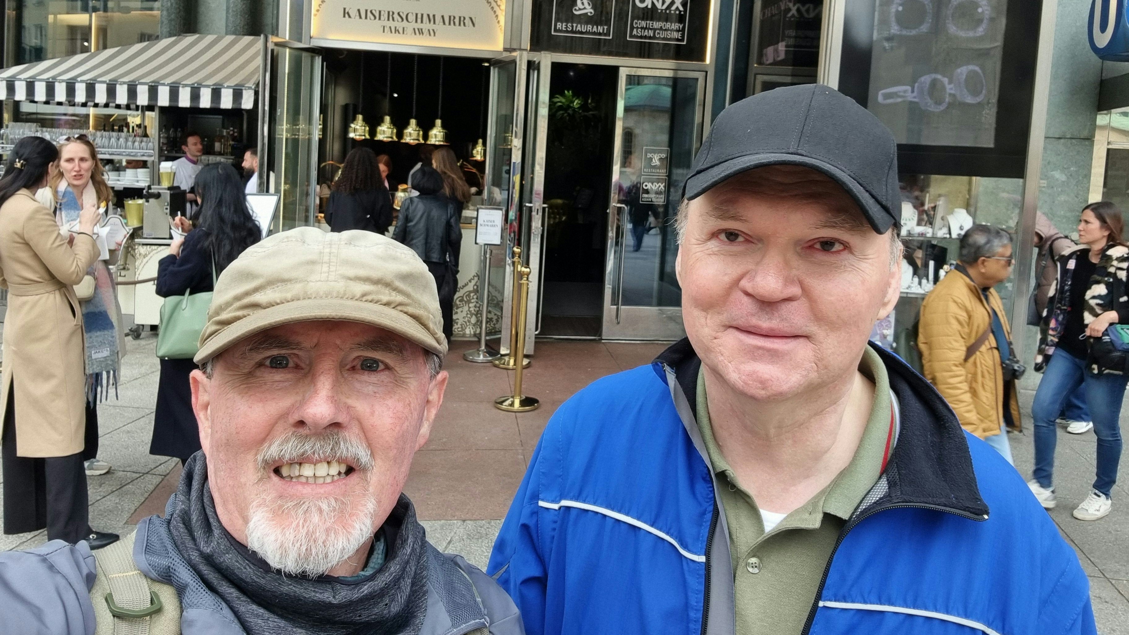 Hermann und Johann durchquerten alle Wiener Gemeindebezirke zu Fuß