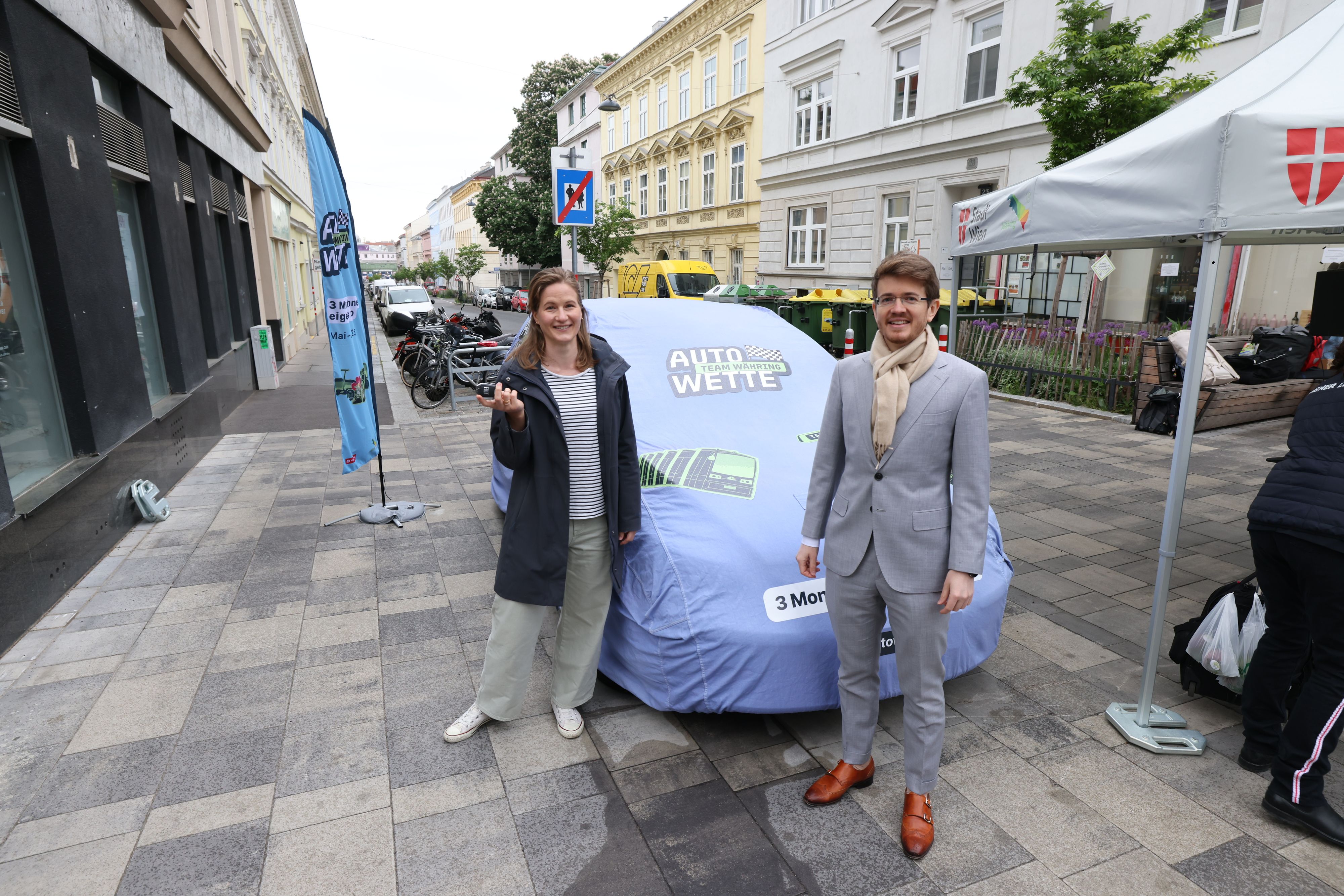 Theresa und Markus aus Währing nehmen an der Autowette teil.