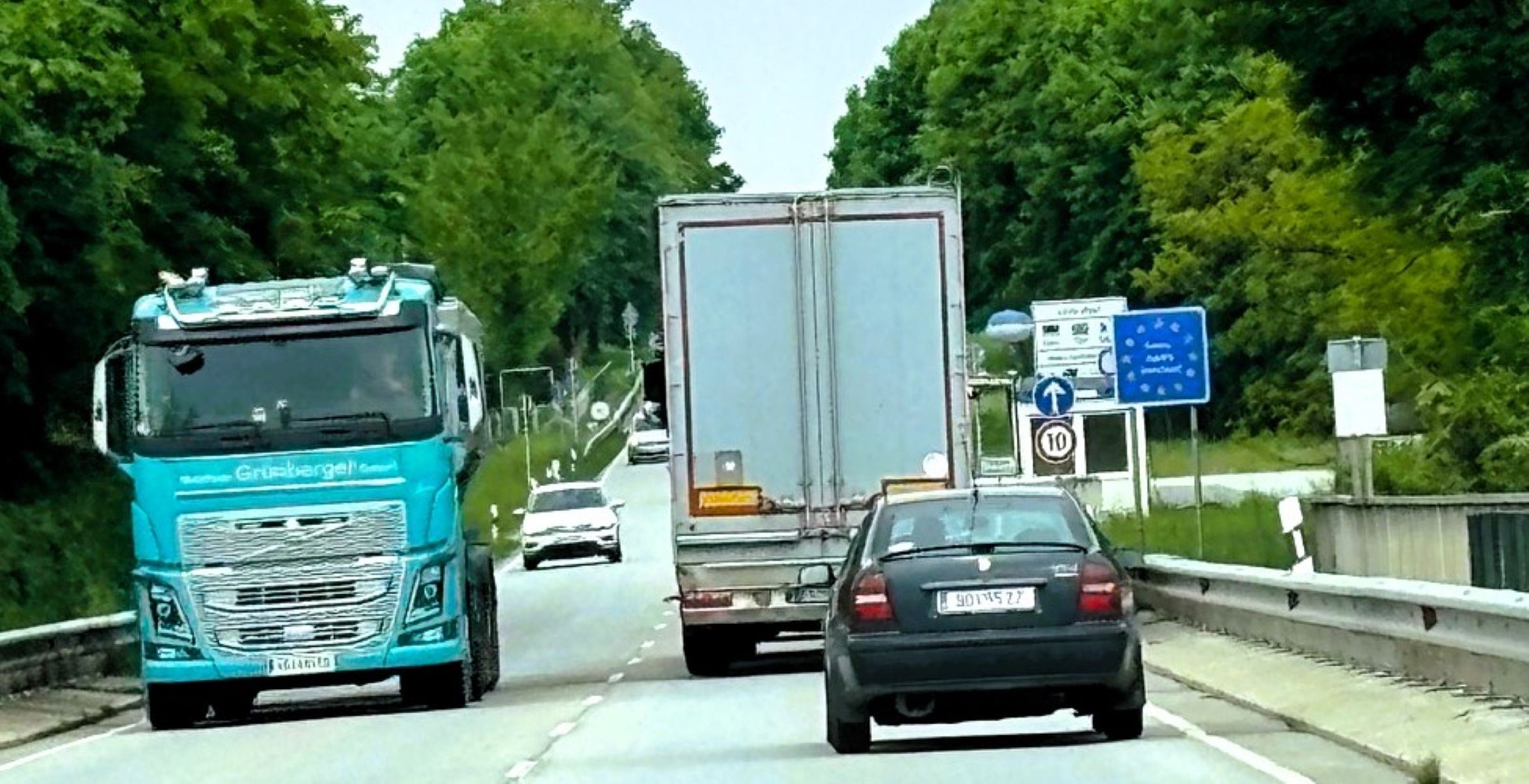 An der Grenze zwischen OÖ und Bayern wurde der Mann erwischt (Symbolfoto)
