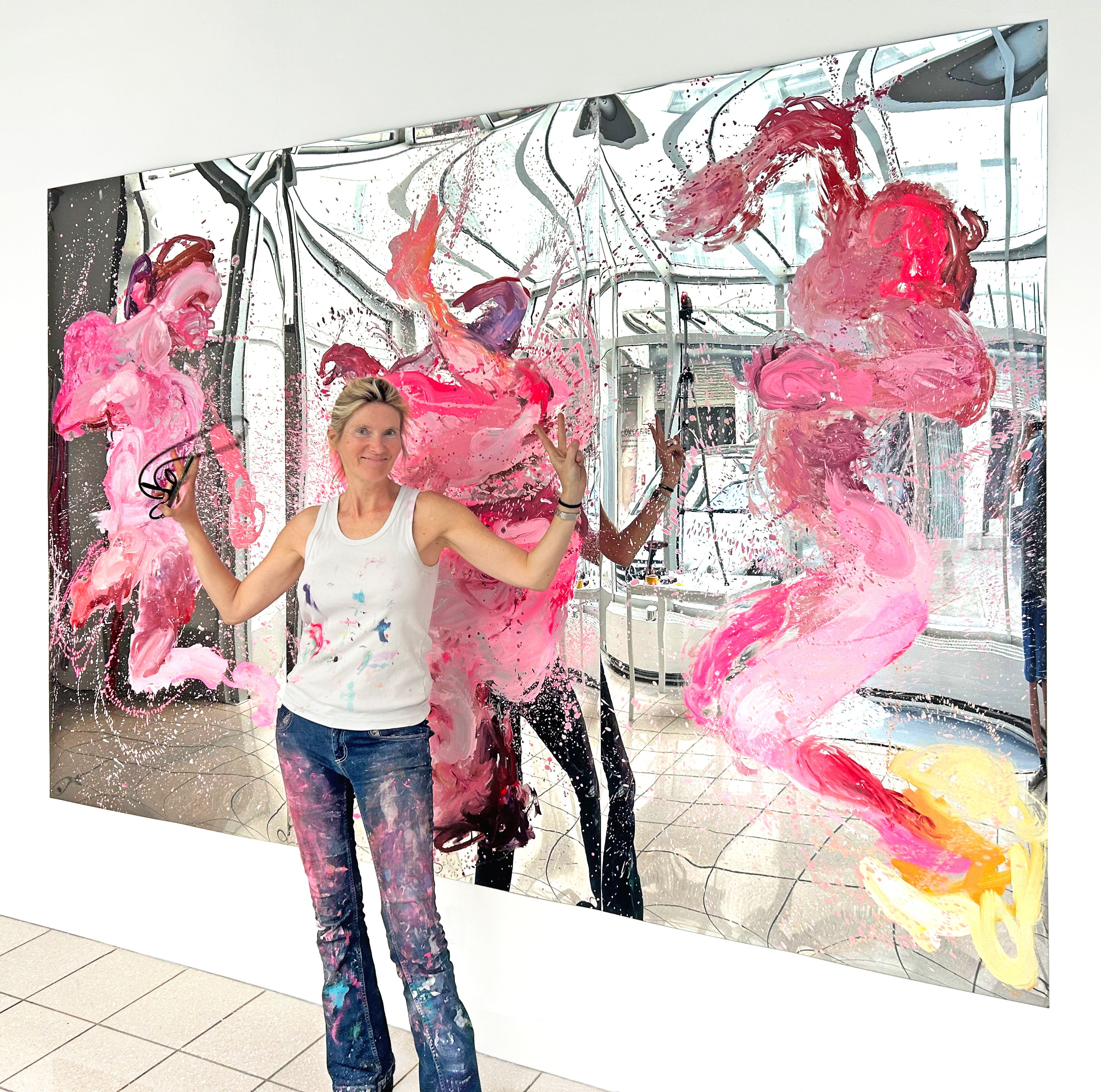 Malerin Ines Valentinitsch schuf ihre neuesten Werke großteils nackt.