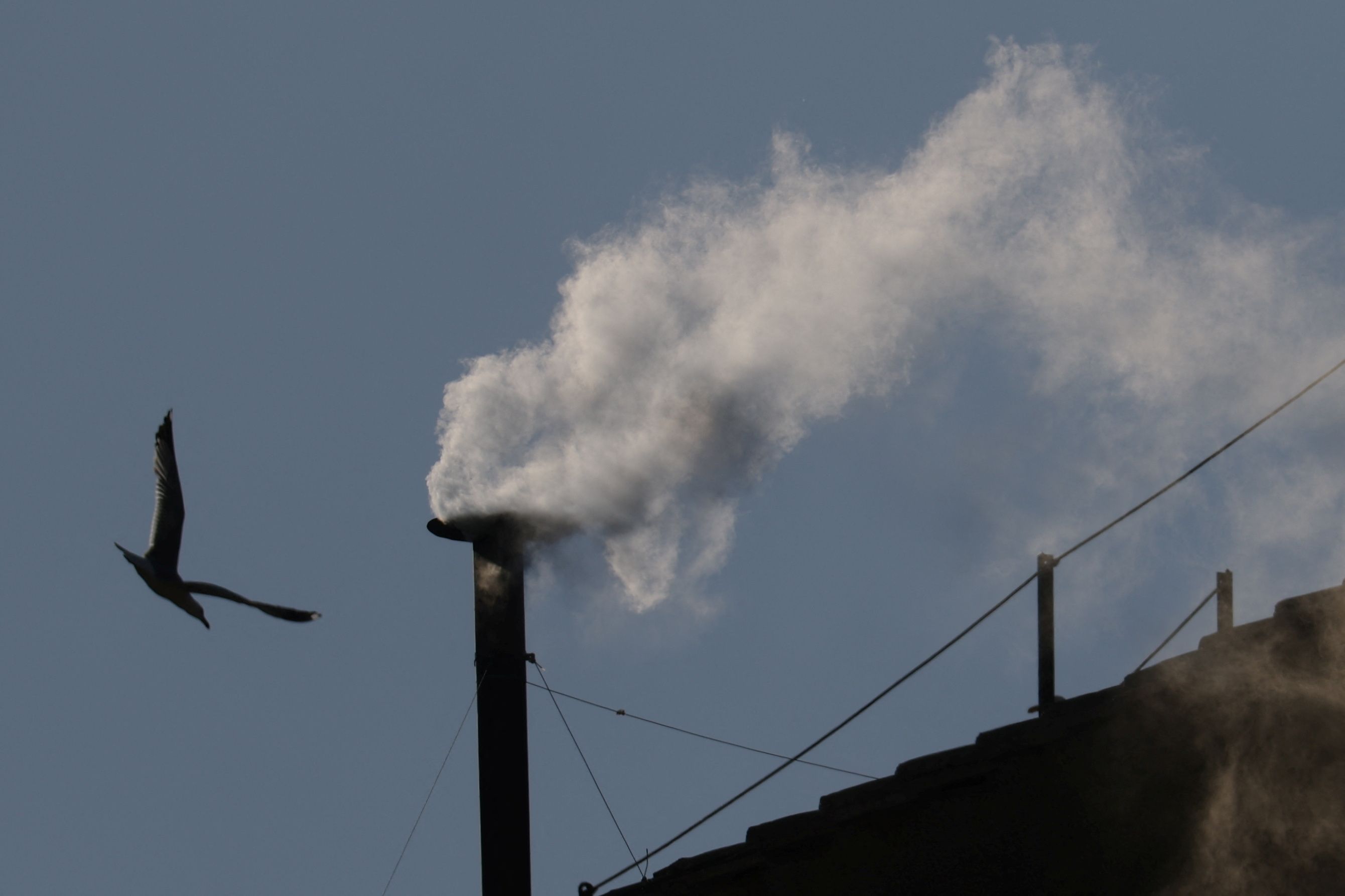 Mit dem Beginn des Konklaves geht auch ein stets gut gefüllter Petersplatz einher.  