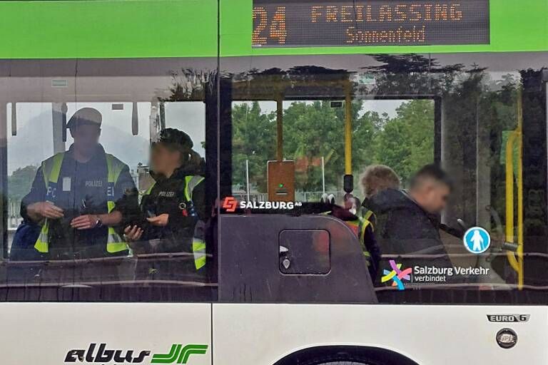 In Salzburg wird jetzt auch im Bus kontrolliert.