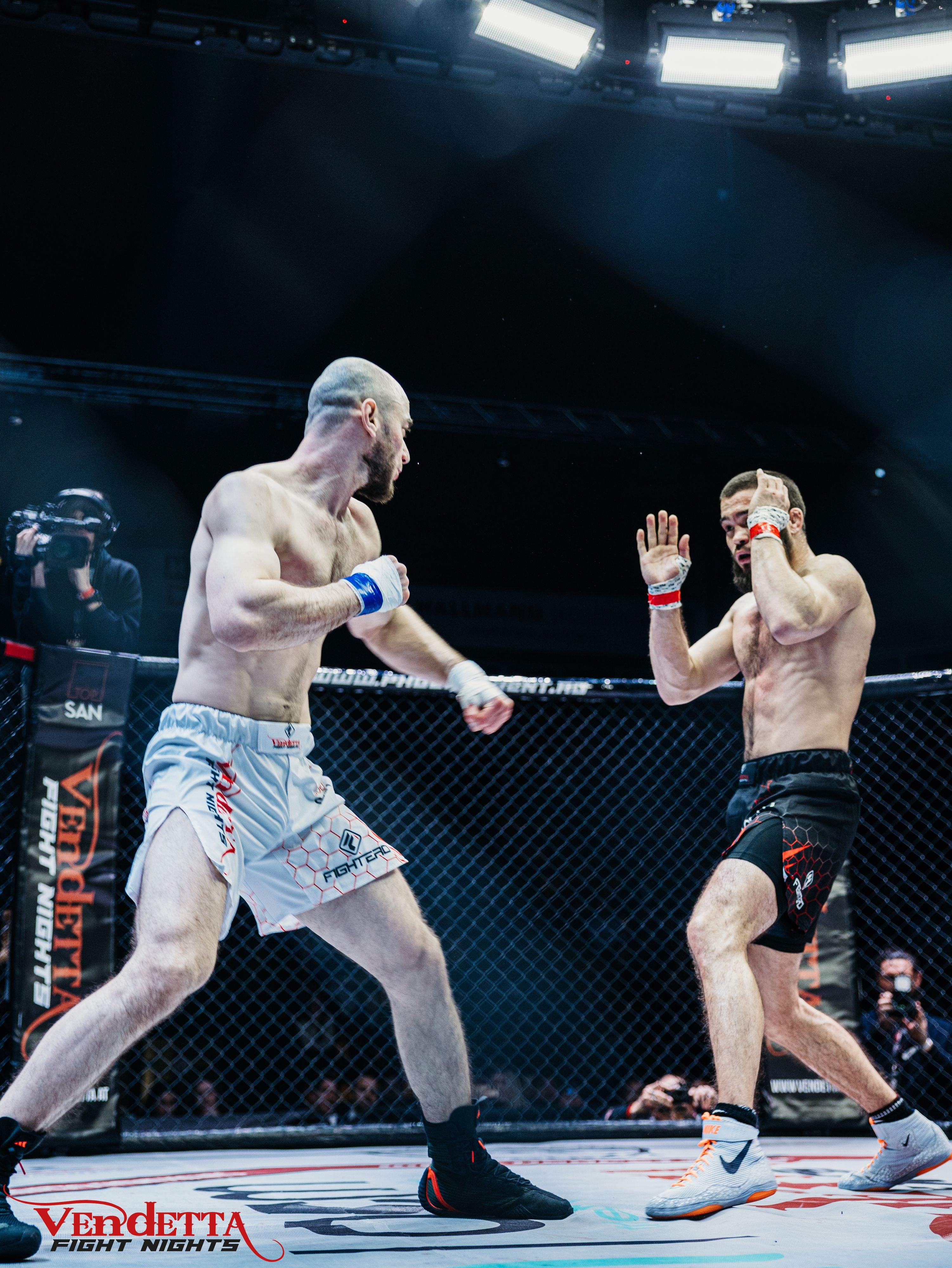 Bareknuckle-Kämpfe sind der neue Trend im Kampfsport – härter und brutaler als je zuvor. Jetzt erobern sie auch die österreichische Szene mit den ersten offiziellen Veranstaltungen.