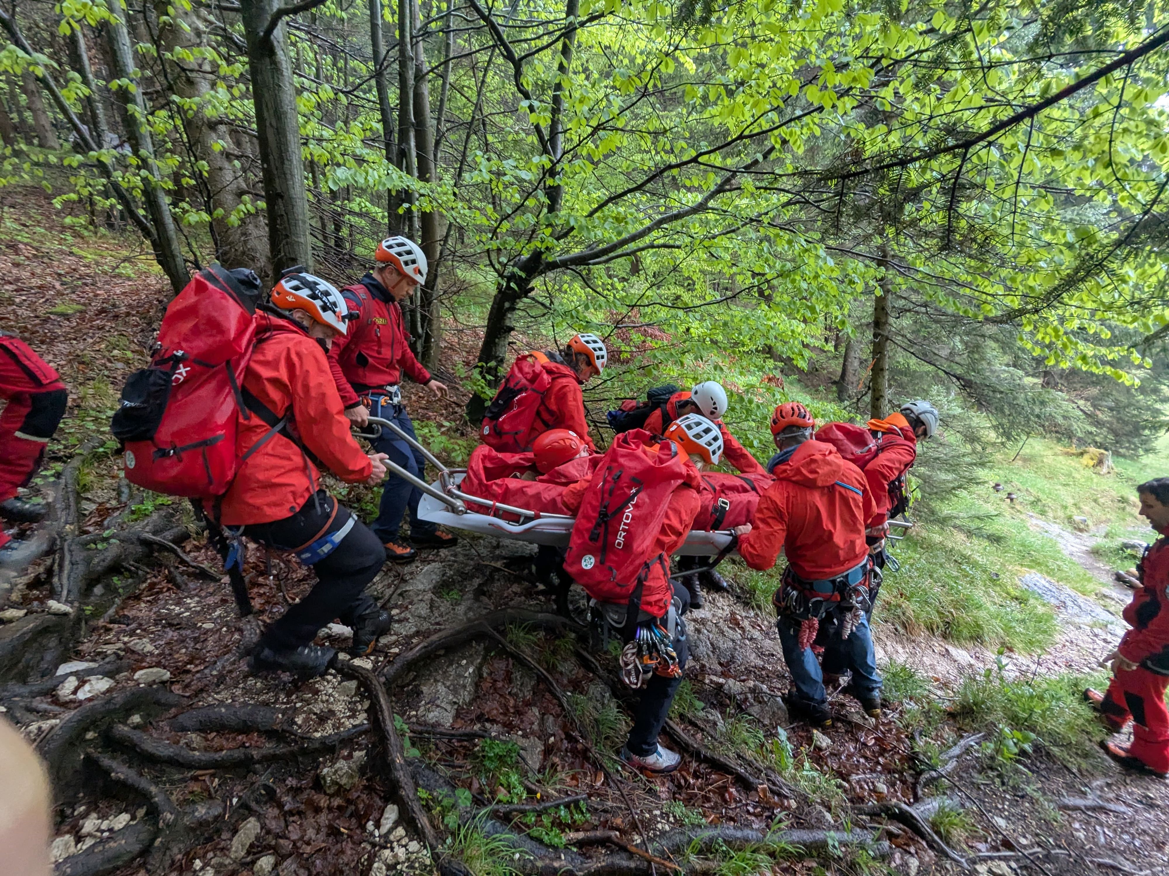 In der Gassel-Tropfsteinhöhle in Ebensee kam es zu einem schweren Unfall bei Wartungsarbeiten.