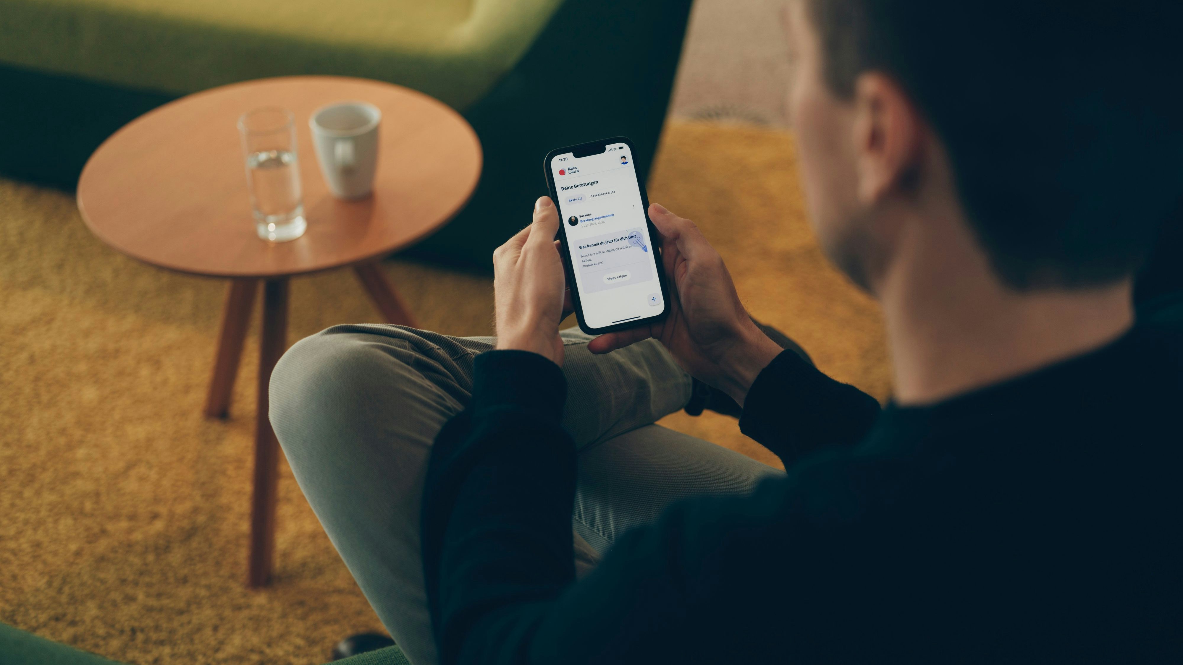 Hilfe bekommt man bei Alles Clara per App am Handy.