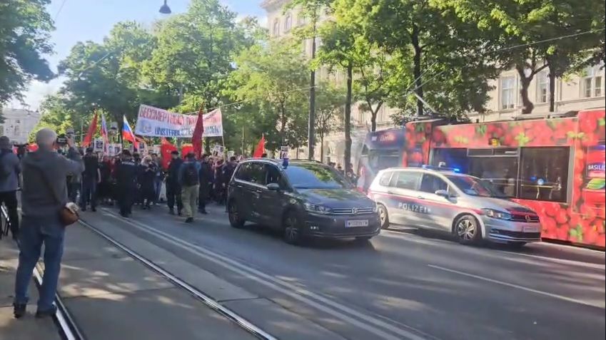 Die Demonstration legte den Öffi-Verkehr am Ring völlig lahm. 