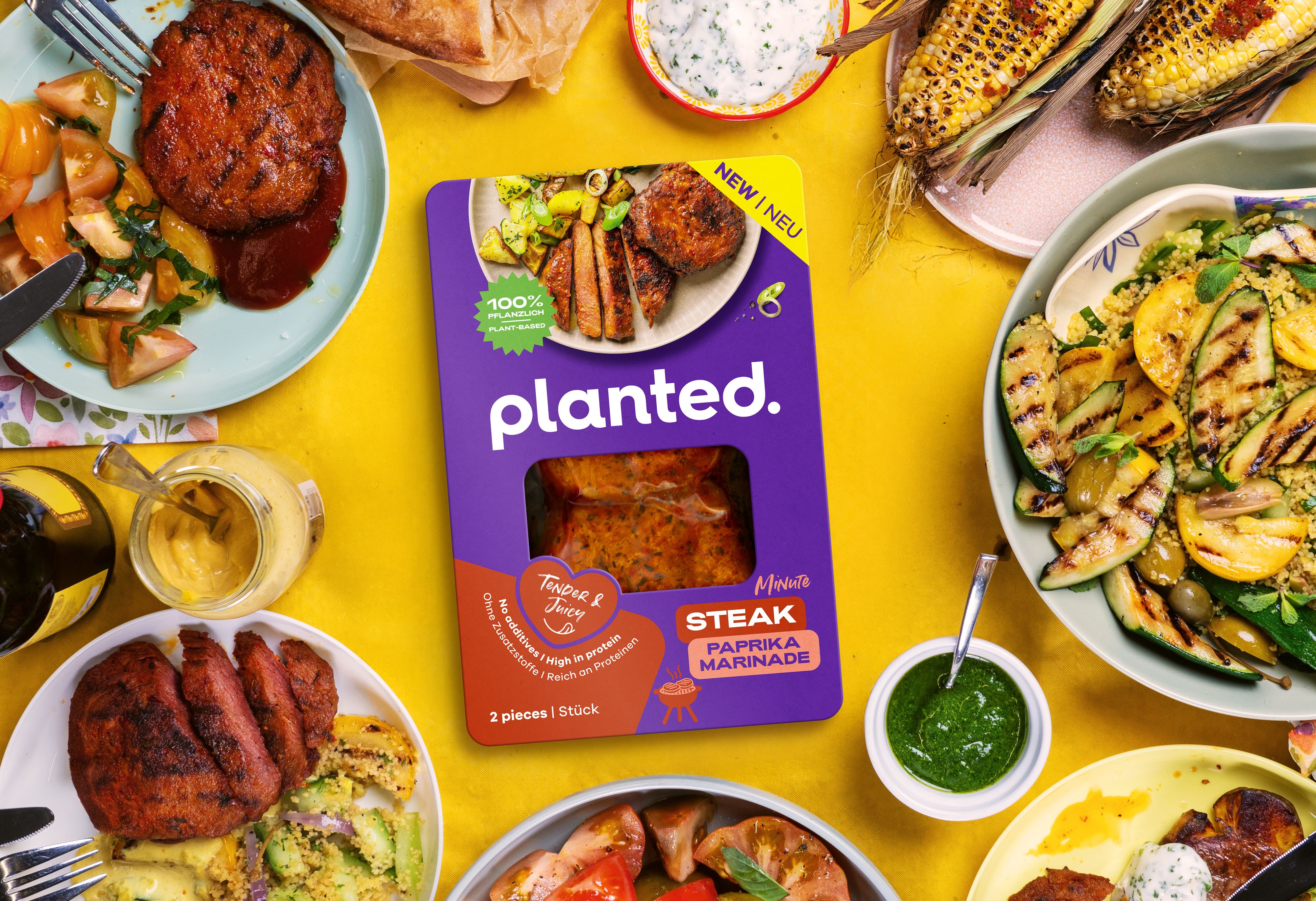 Mit dabei: das neue planted.steak Paprika in einer herzhaften Paprika-Kräuter-Marinade.