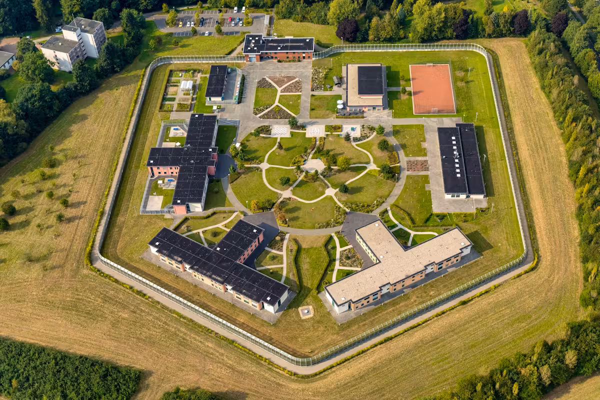Die forensische Klinik in Bedburg-Hau. Dort sind psychisch kranke Straftäter inhafiert.