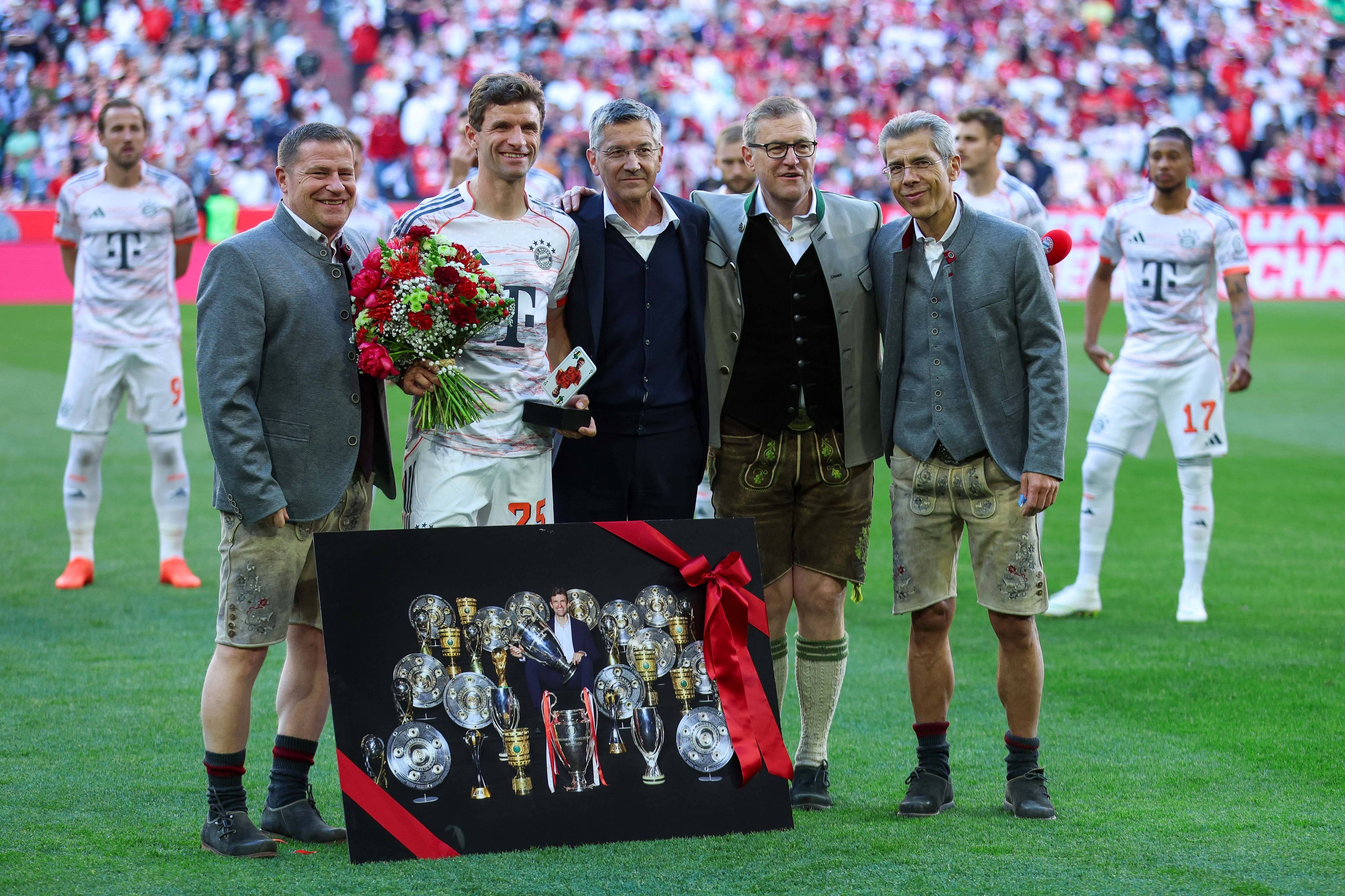 Thomas Müller wurde vor dem Spiel offiziell verabschiedet.