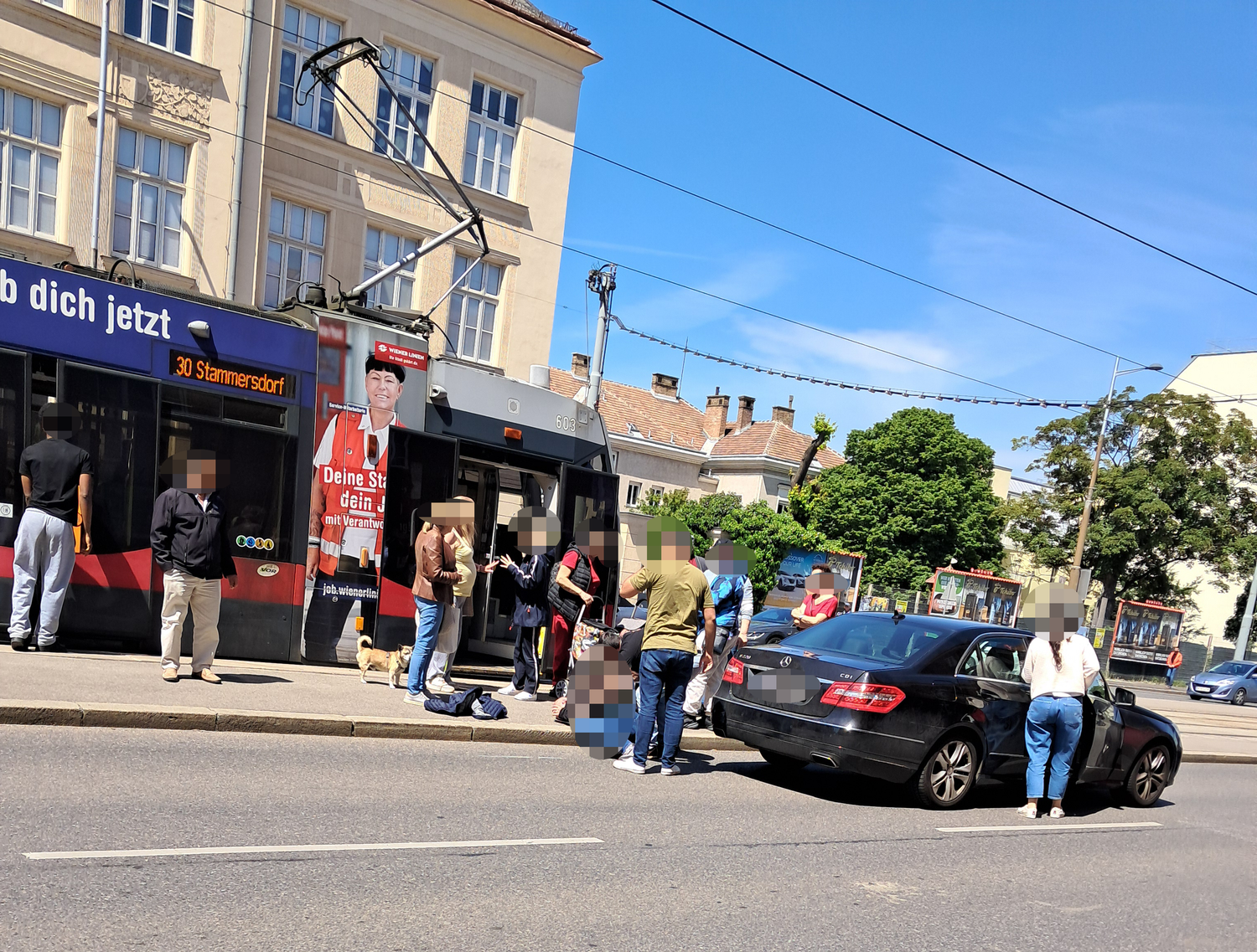 In Floridsdorf erfasste ein Auto einen Fußgänger