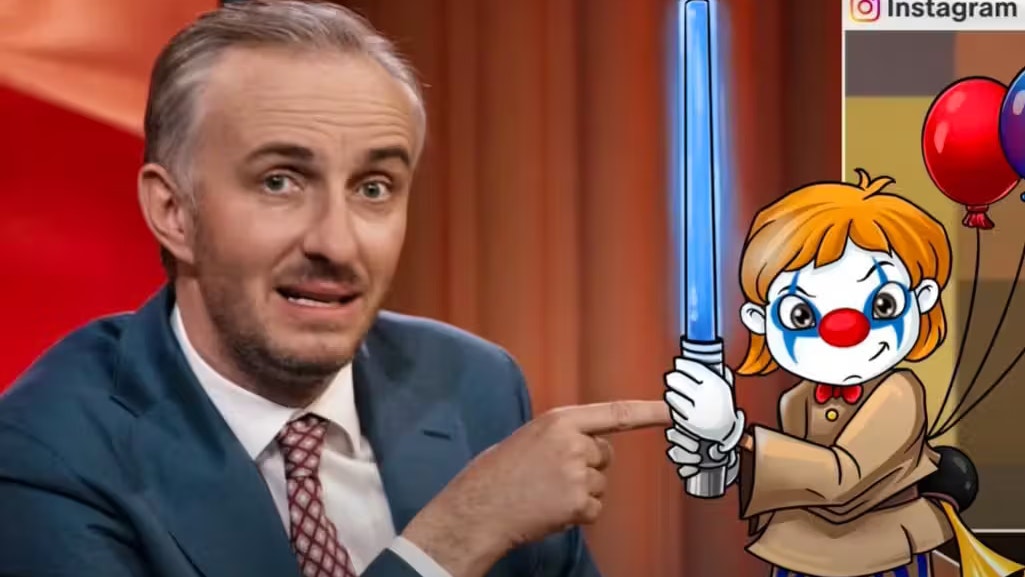 Laut Jan Böhmermann sei die Anonymität des rechten Influencers aufgrund seines Einflusses nicht mehr schützenswert.