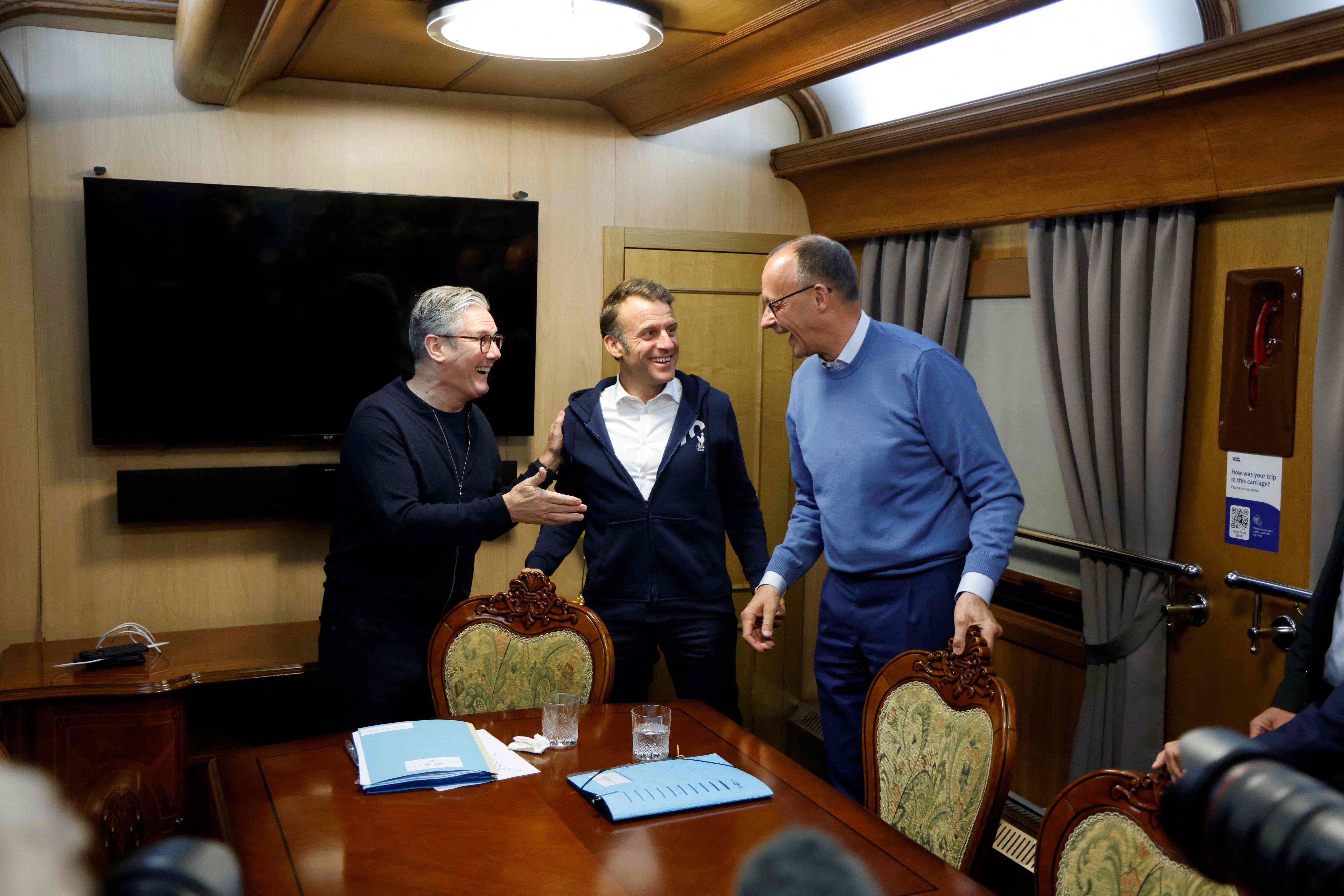 Frankreichs Premier Emmanuel Macron war am Freitagabend gemeinsam mit Bundeskanzler Friedrich Merz und dem britischen Premier Keir Starmer in die Ukraine gereist.