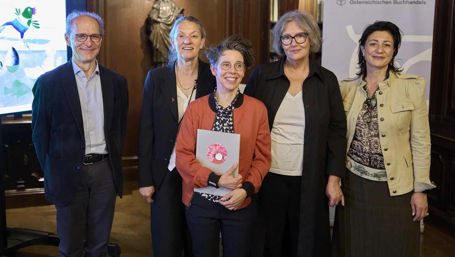 Die Autorin und Illustratorin Verena Hochleitner wurde mit dem Christine-Nöstlinger-Preis für Kinder- und Jugendliteratur 2025 ausgezeichnet. 