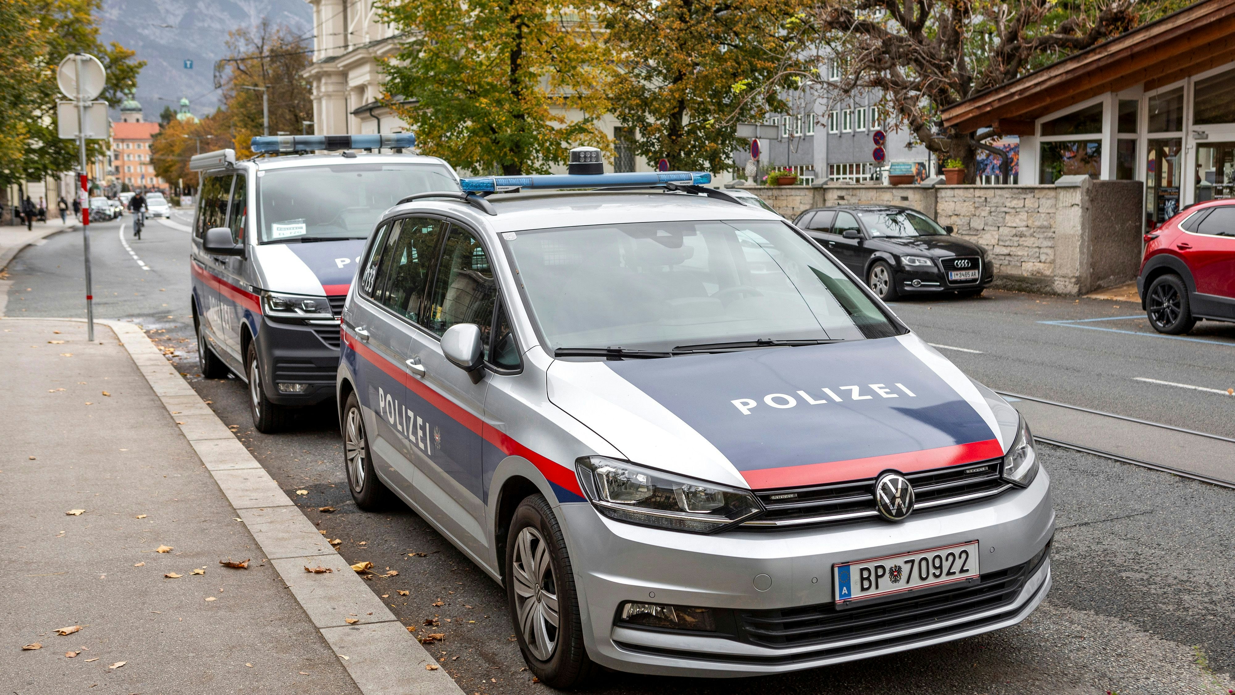 Heute.at - Fünf Männer prügeln sich vor Lebensmittelgeschäft