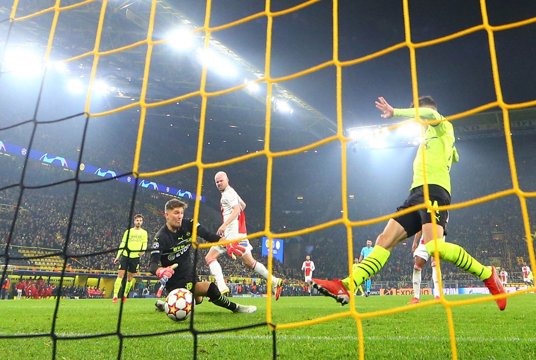 DAZN, wo auch Spiele der Champions League zu sehen sind, hatte eine ganze Reihe unzulässiger Klauseln.