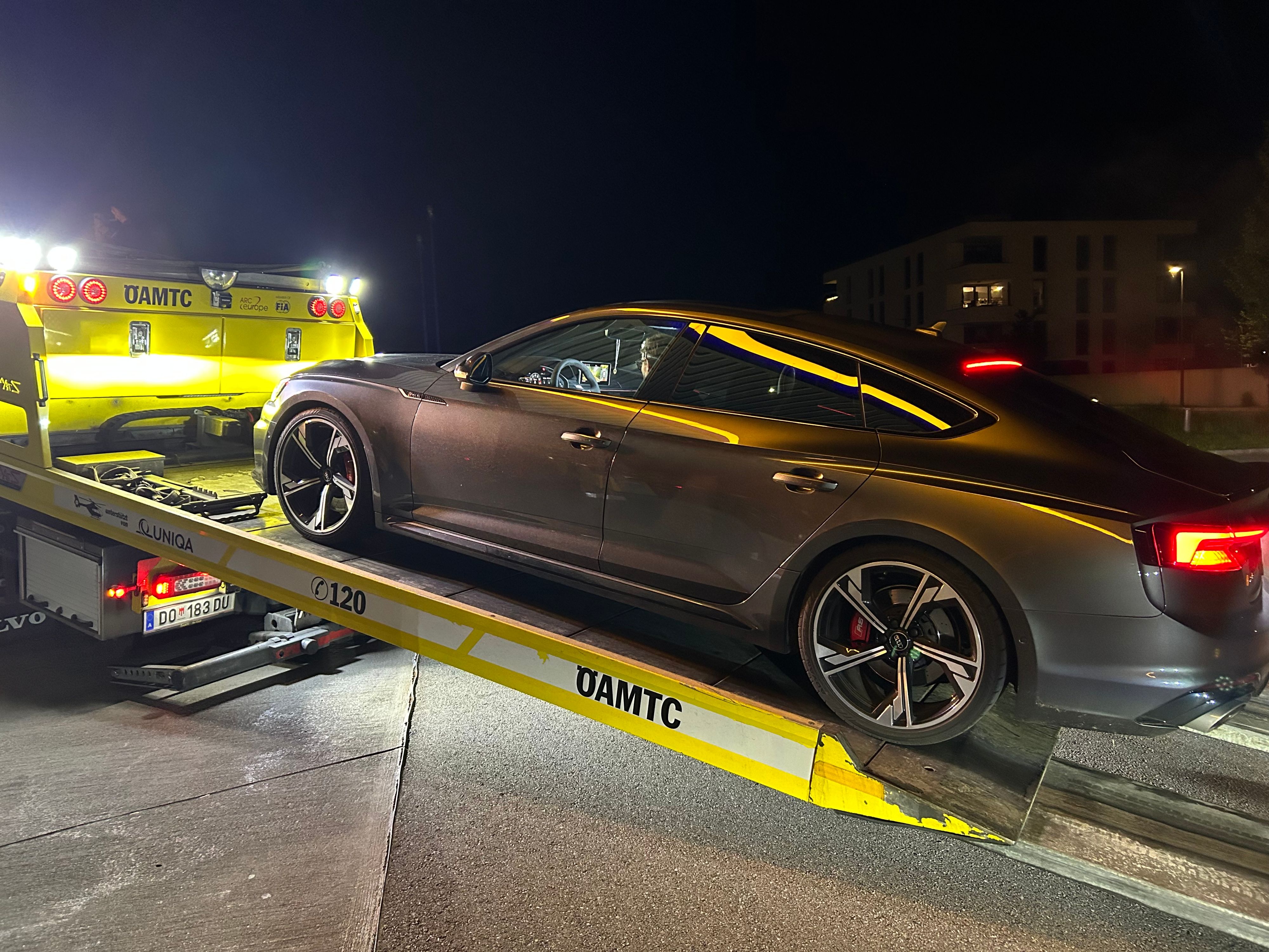 Ein BMW und ein Audi wurden beschlagnahmt. 