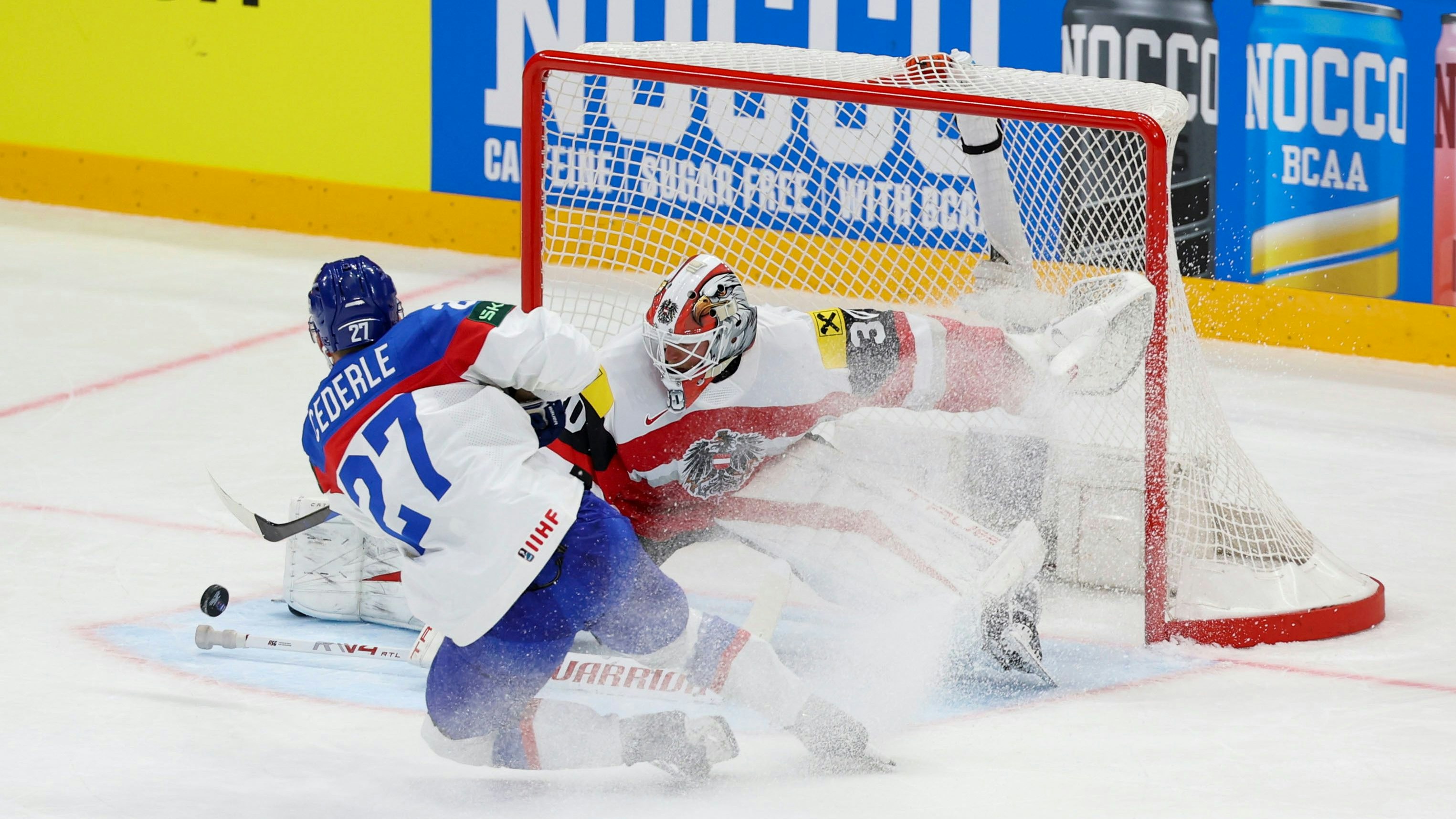 Salzburg-Keeper David Kickert brilliert im Tor.