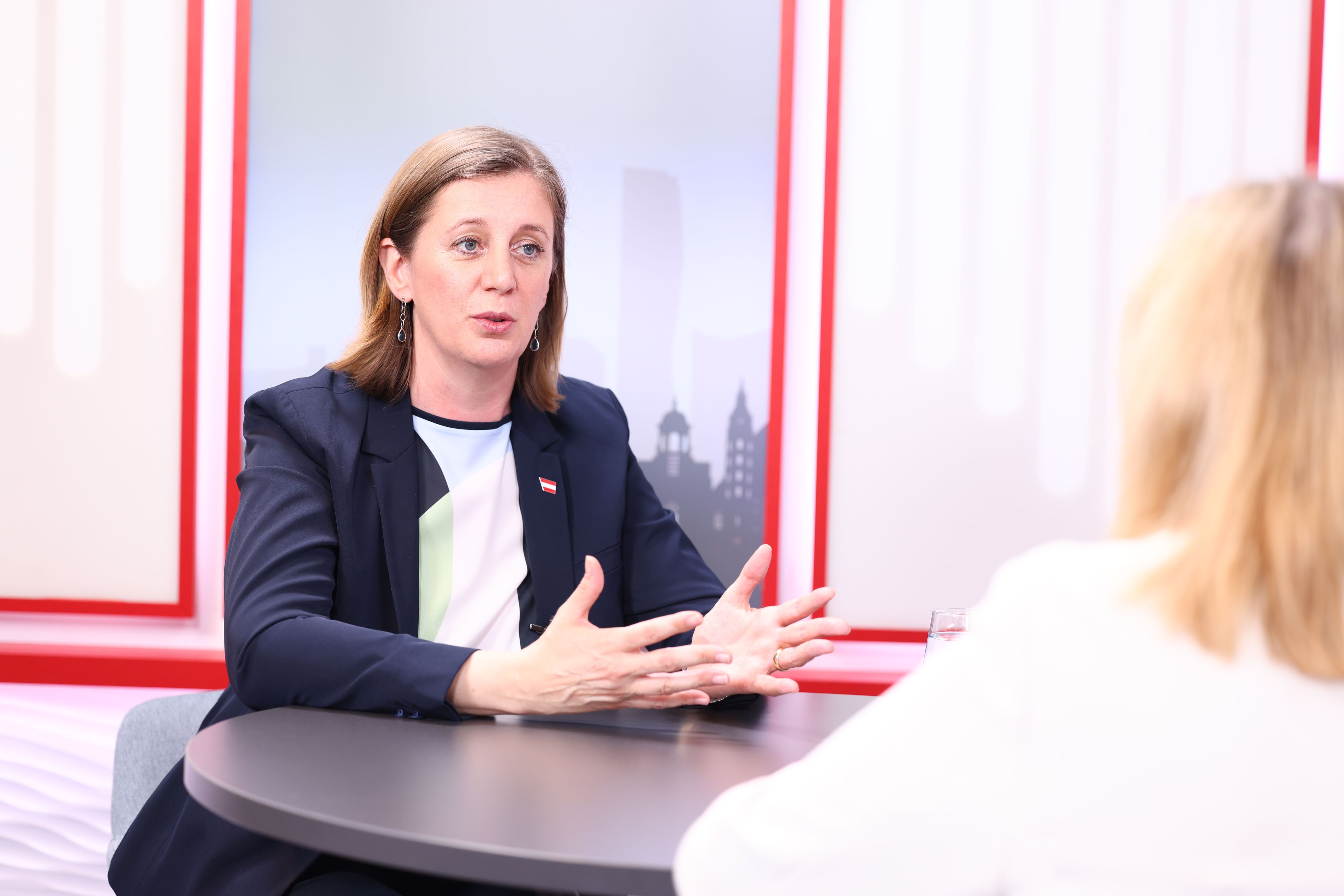 VP-Finanzsstaatsskretärin Barbara Eibinger-Miedl im großen 