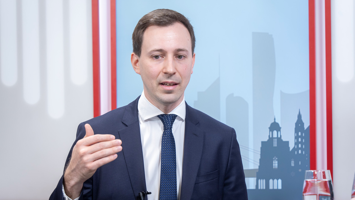 ÖVP Generalsekretär Nico Marchetti sieht ein "enkelfittes" Doppelbudget 2025/26. 