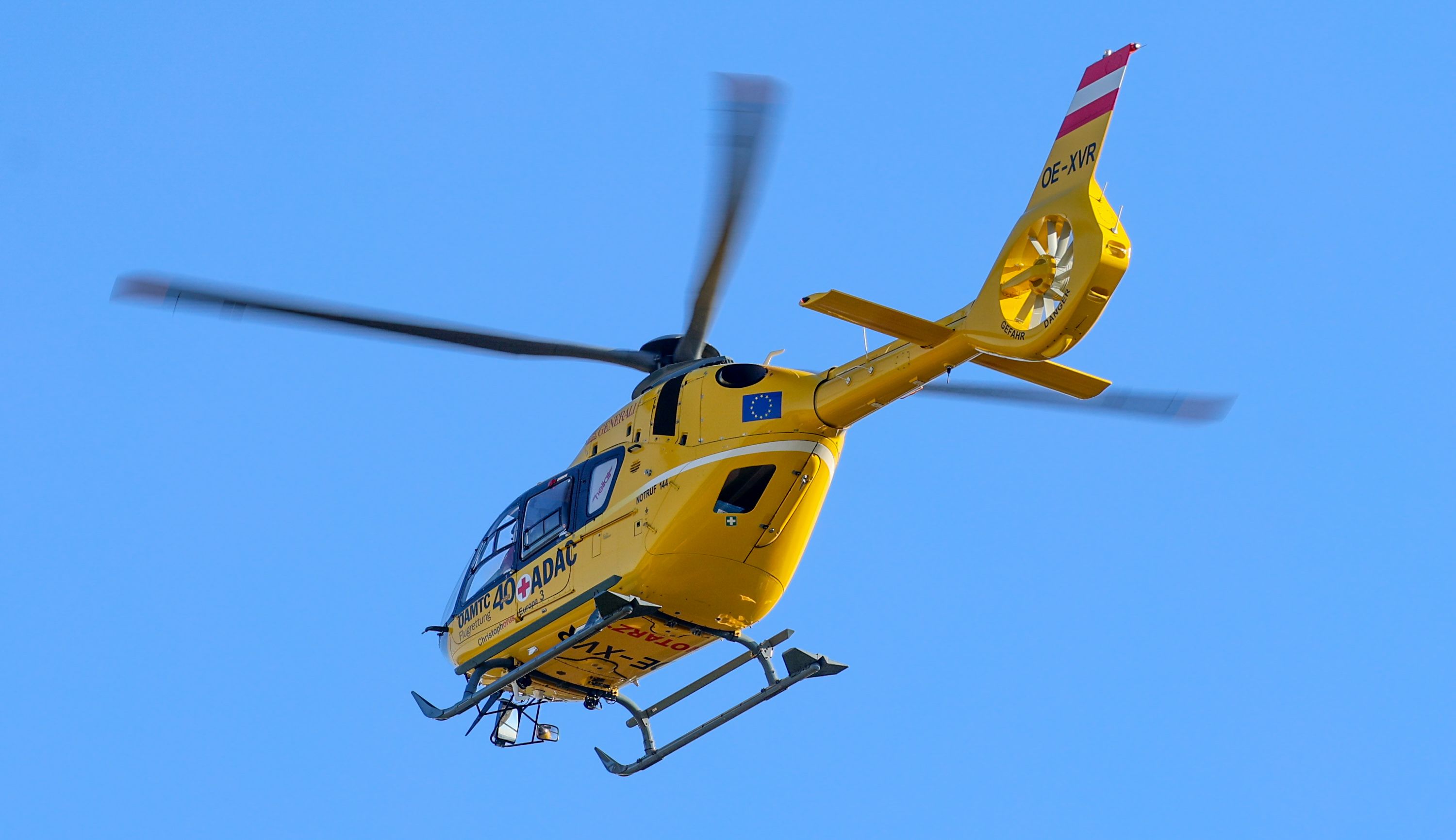 Der Bub wurde mit schweren Verletzungen ins Spital geflogen. Symbolbild.