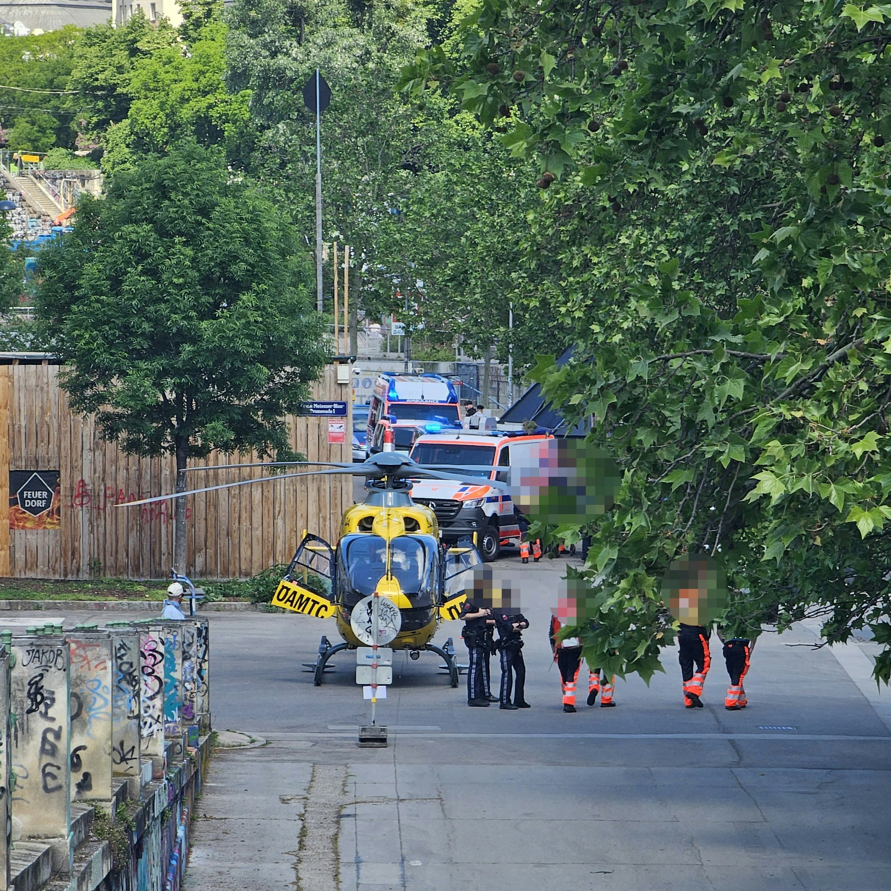Einsatzkräfte der Wasserpolizei und WEGA-Beamten waren im Einsatz.