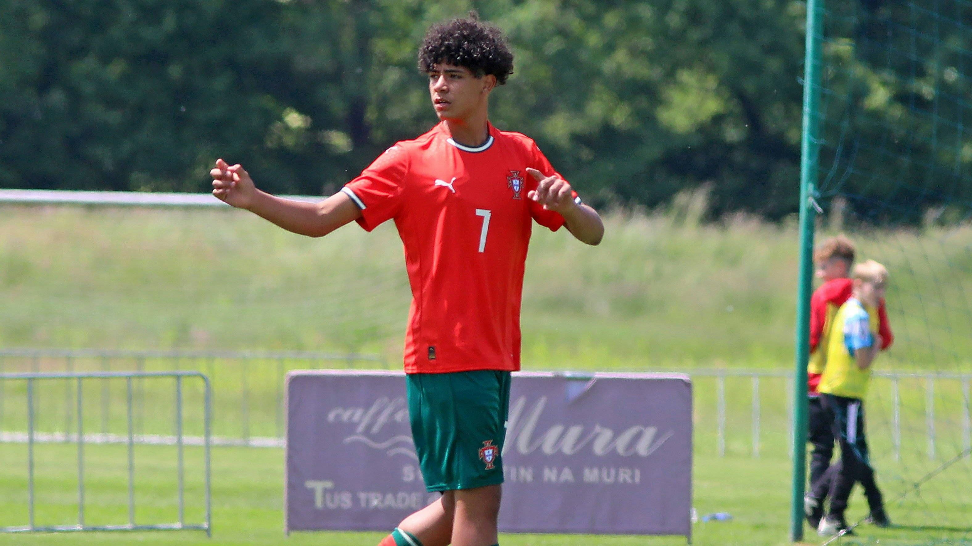 Heute.at - Mit der 7! Ronaldo-Sohn debütiert für Portugal