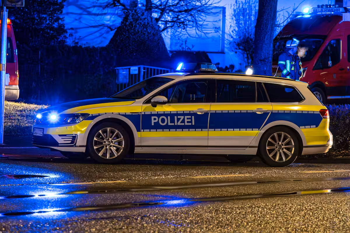 Die Polizei fahndet nach dem Täter.