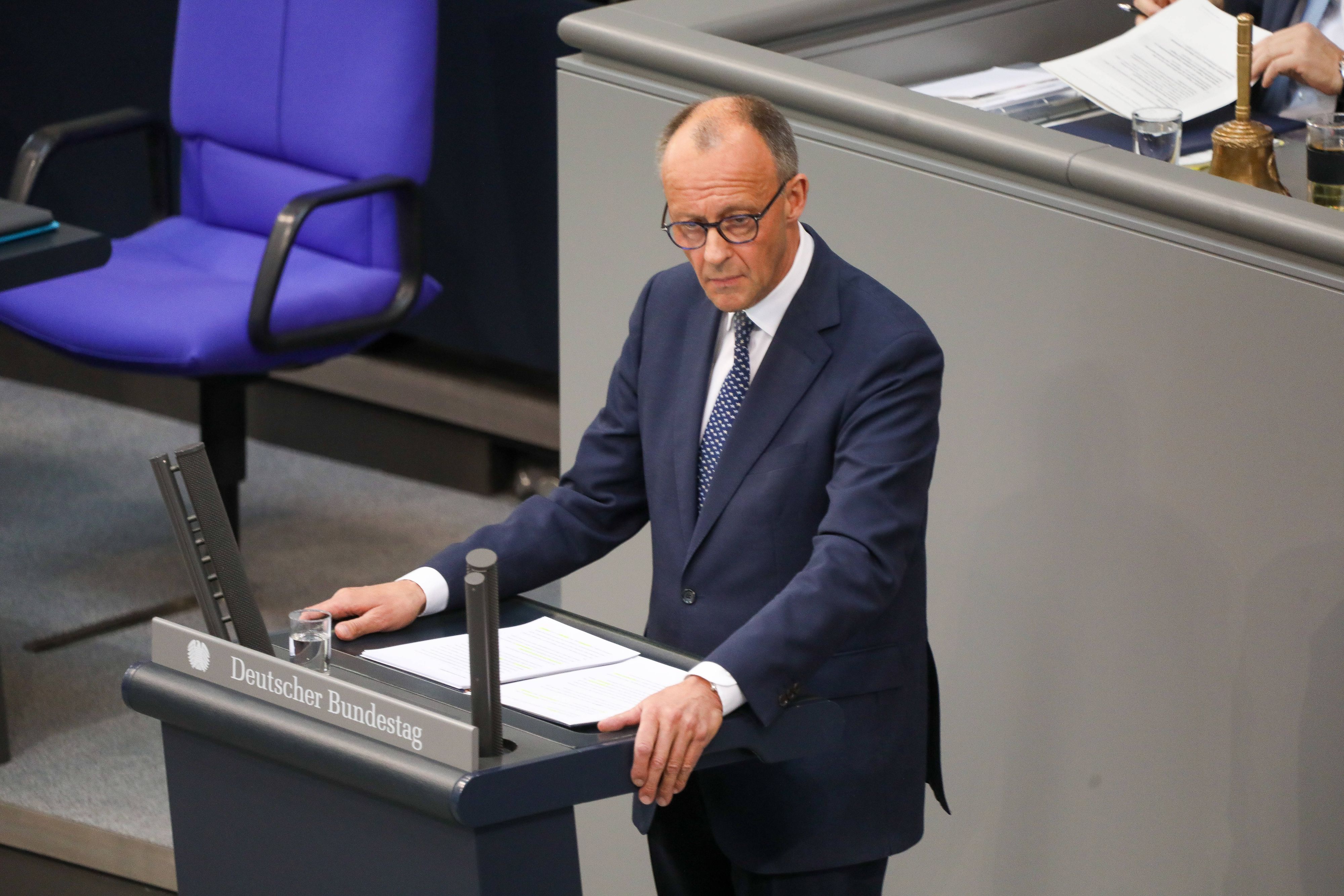 Keine Einreise von Flüchtenden ohne gültige Papiere. Nach seinem Amtsantritt verschärfte Kanzler Friedrich Merz die Grenzkontrollen.