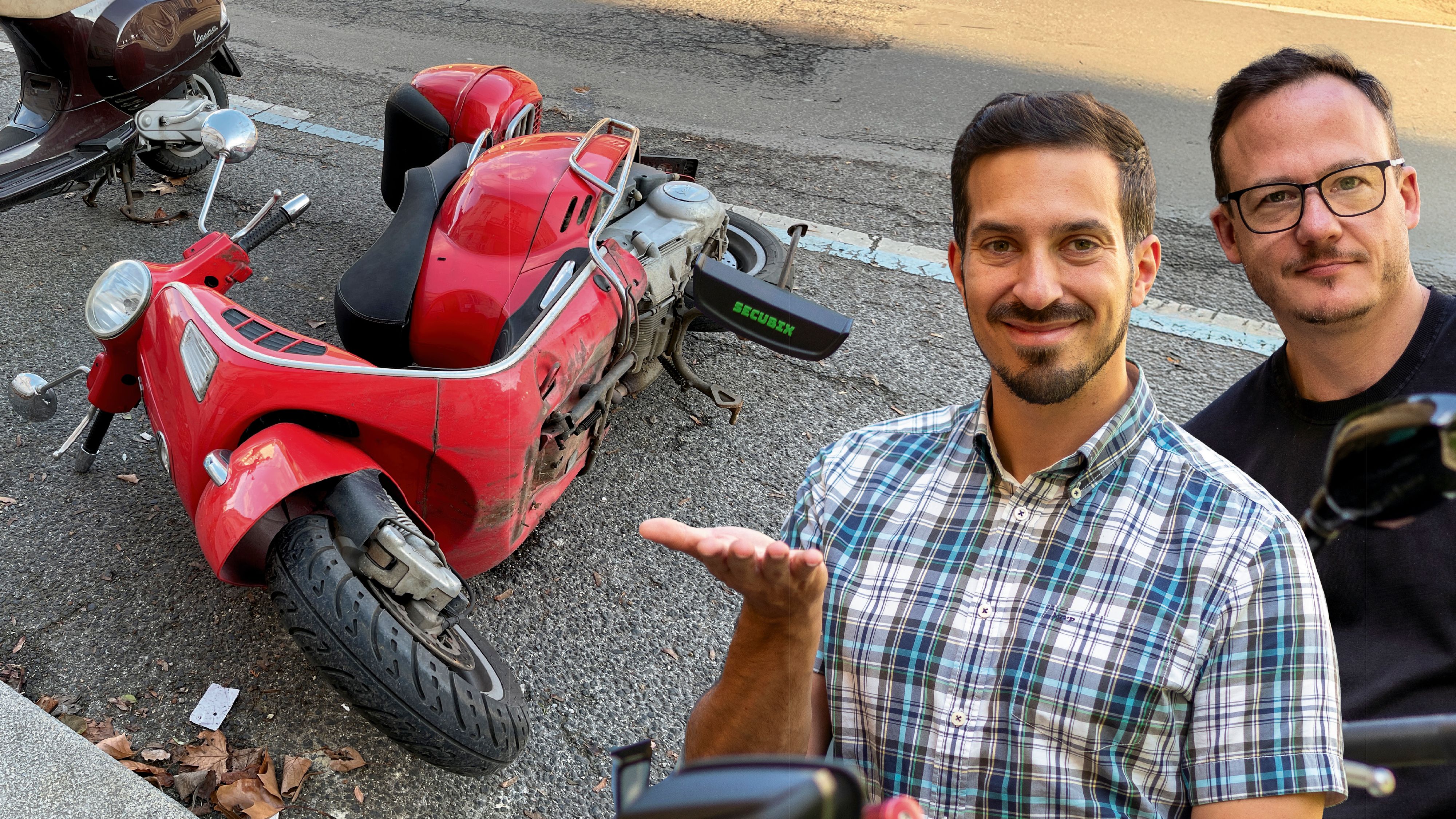 Elmas Libohova und Florian Gebauer gründeten Secubix, nachdem Gebauers Vespa von einem Unbekannten beschädigt wurde.