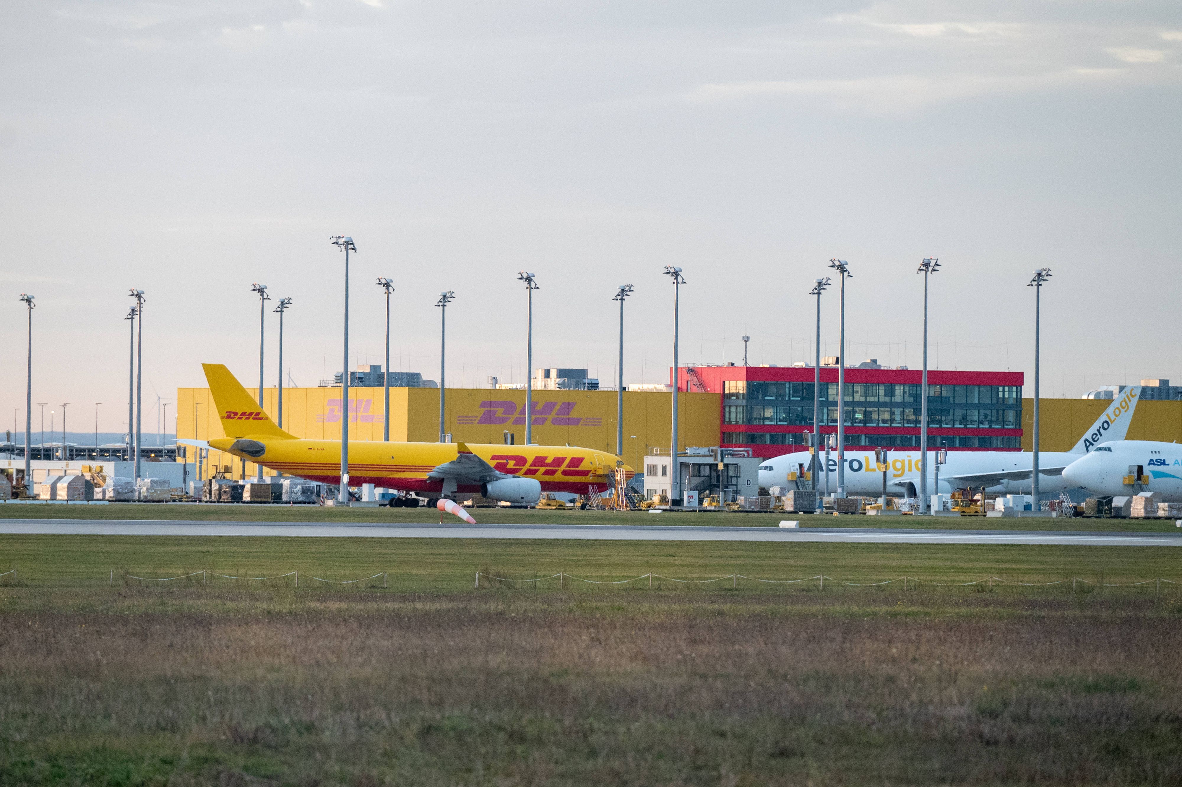 Die Vorwürfe erinnern an einen Sprengstoff-Anschlag durch Russen-Agenten am Leipziger Flughafen im Sommer 2024. Symbolbild.