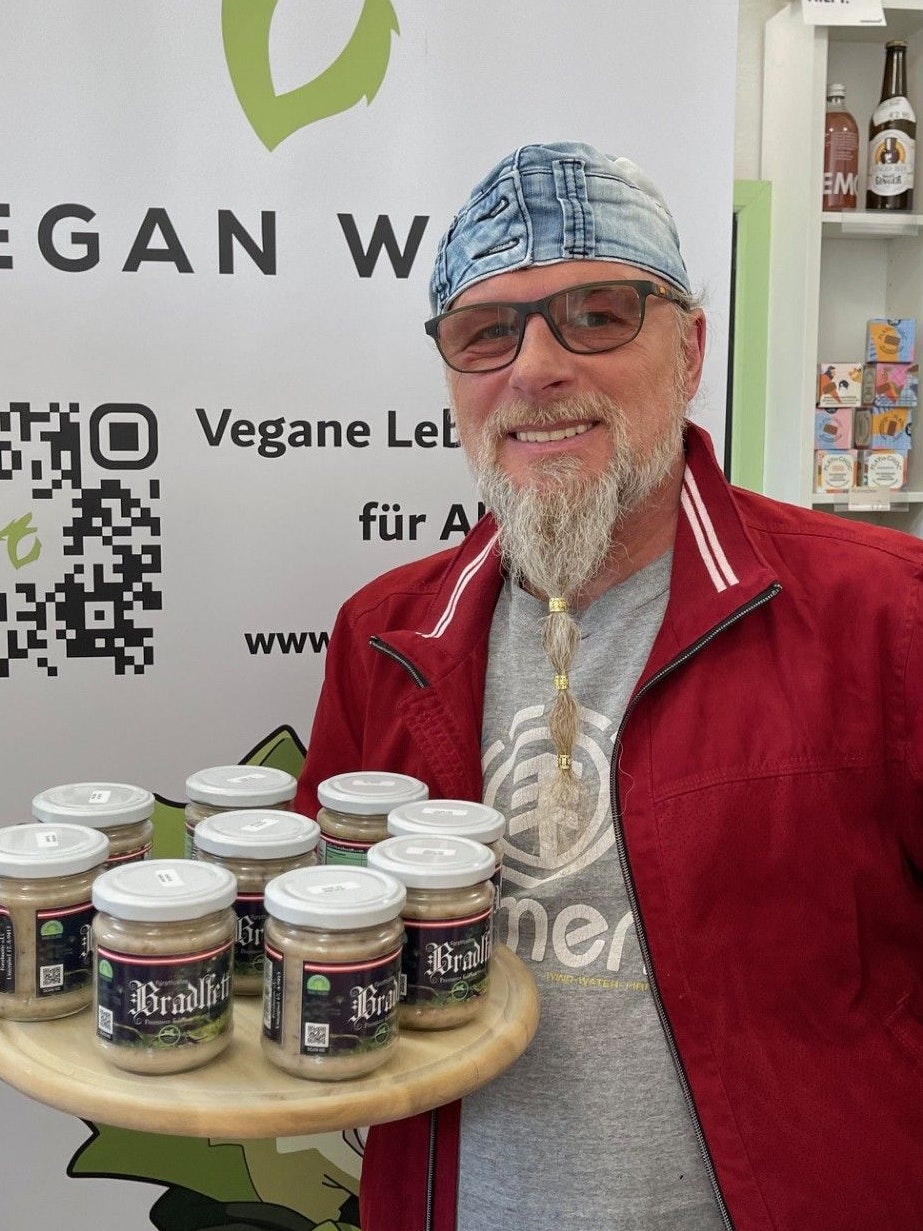 <strong>Thomas Forstner</strong>: "Die vegane 'Bradlfett'n' geht auf ein Familienrezept meiner Mutter zurück".
