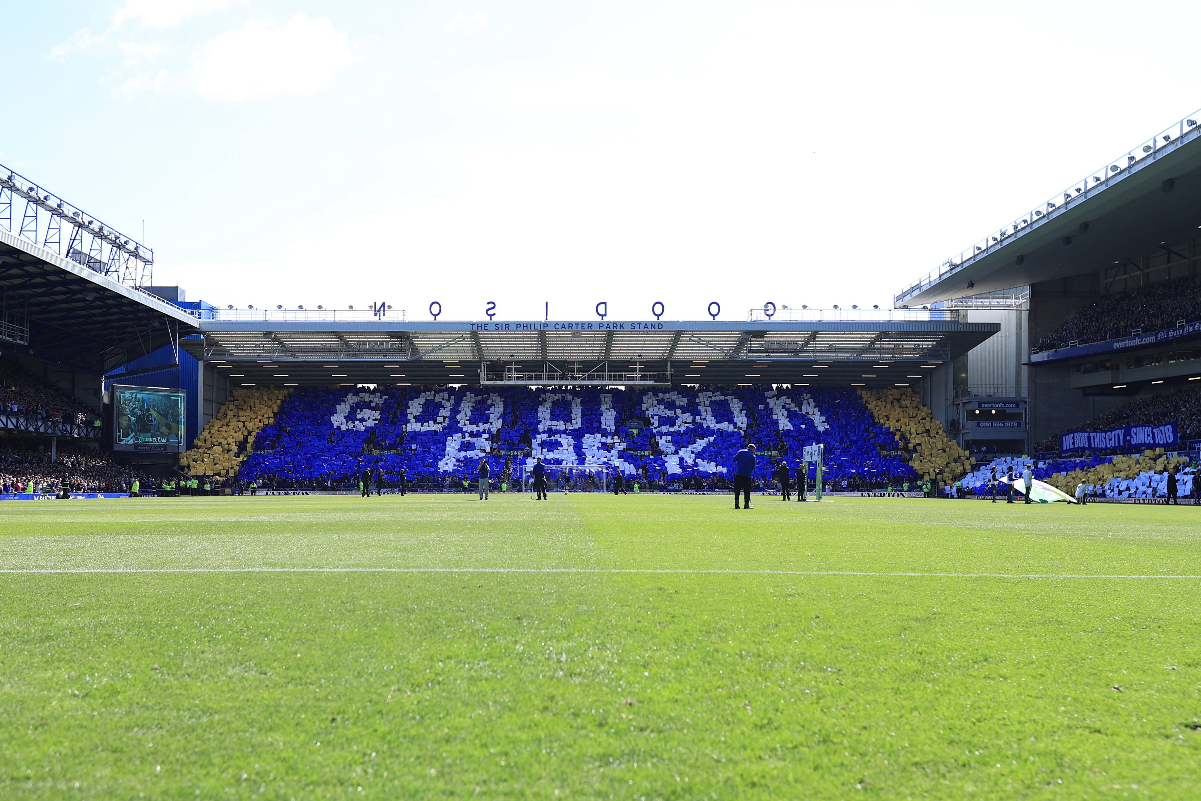 Die Fans des FC Everton verabschieden sich vom altehrwürdigen Goodison Park.