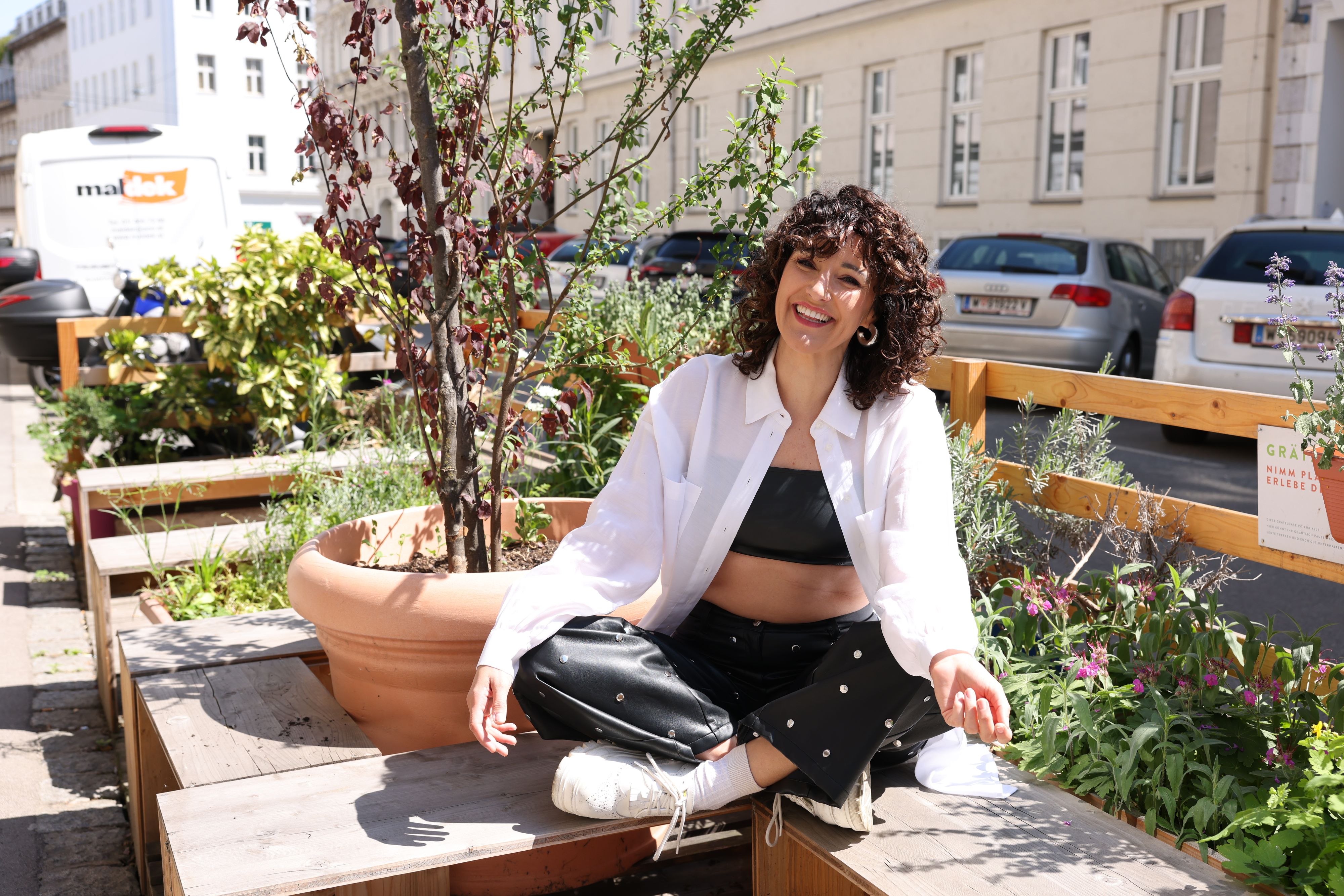 Ina Regen trifft mit ihrer neuen Single 