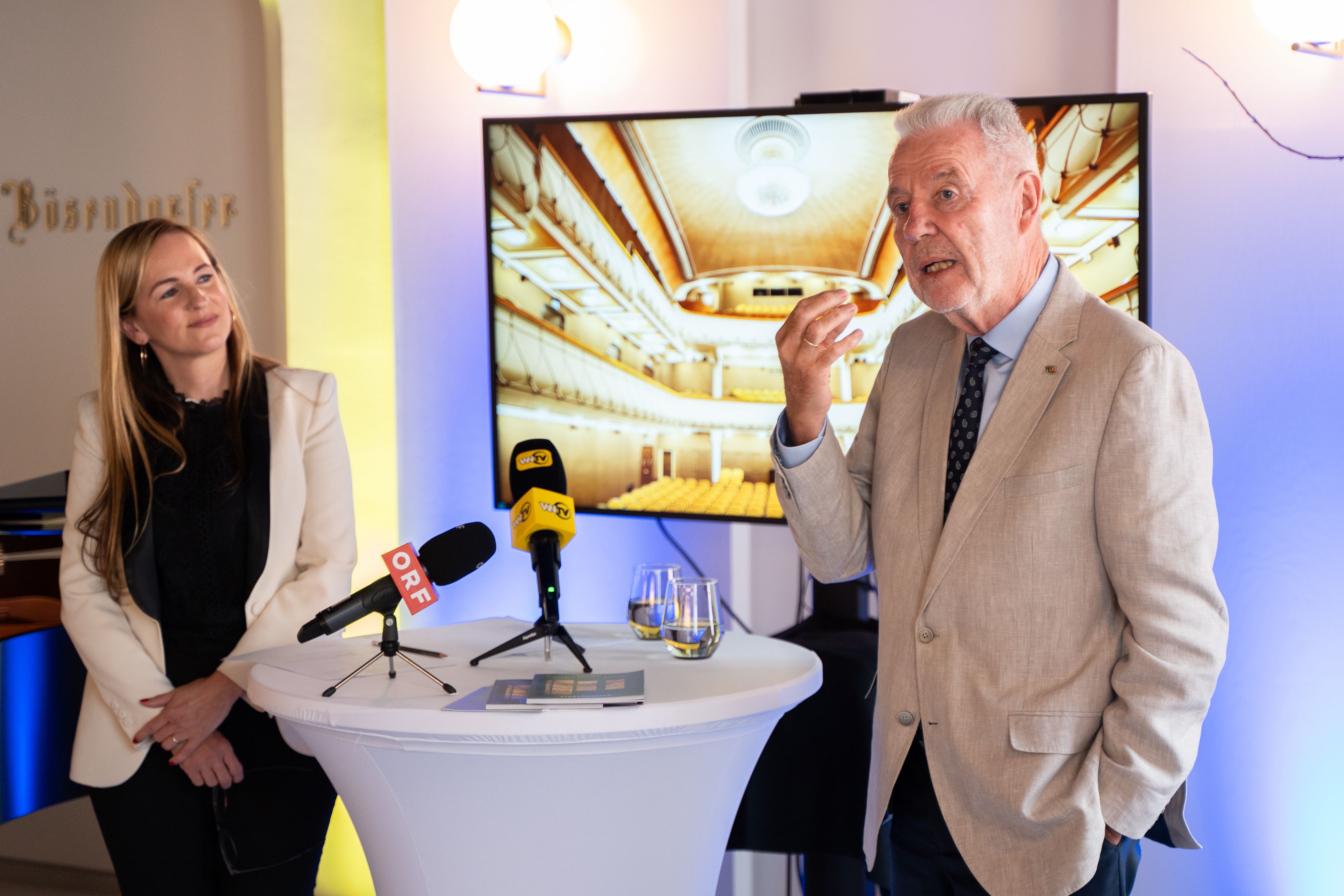 Maria Großbauer und Klaus Schneeberger bei der Pressekonferenz