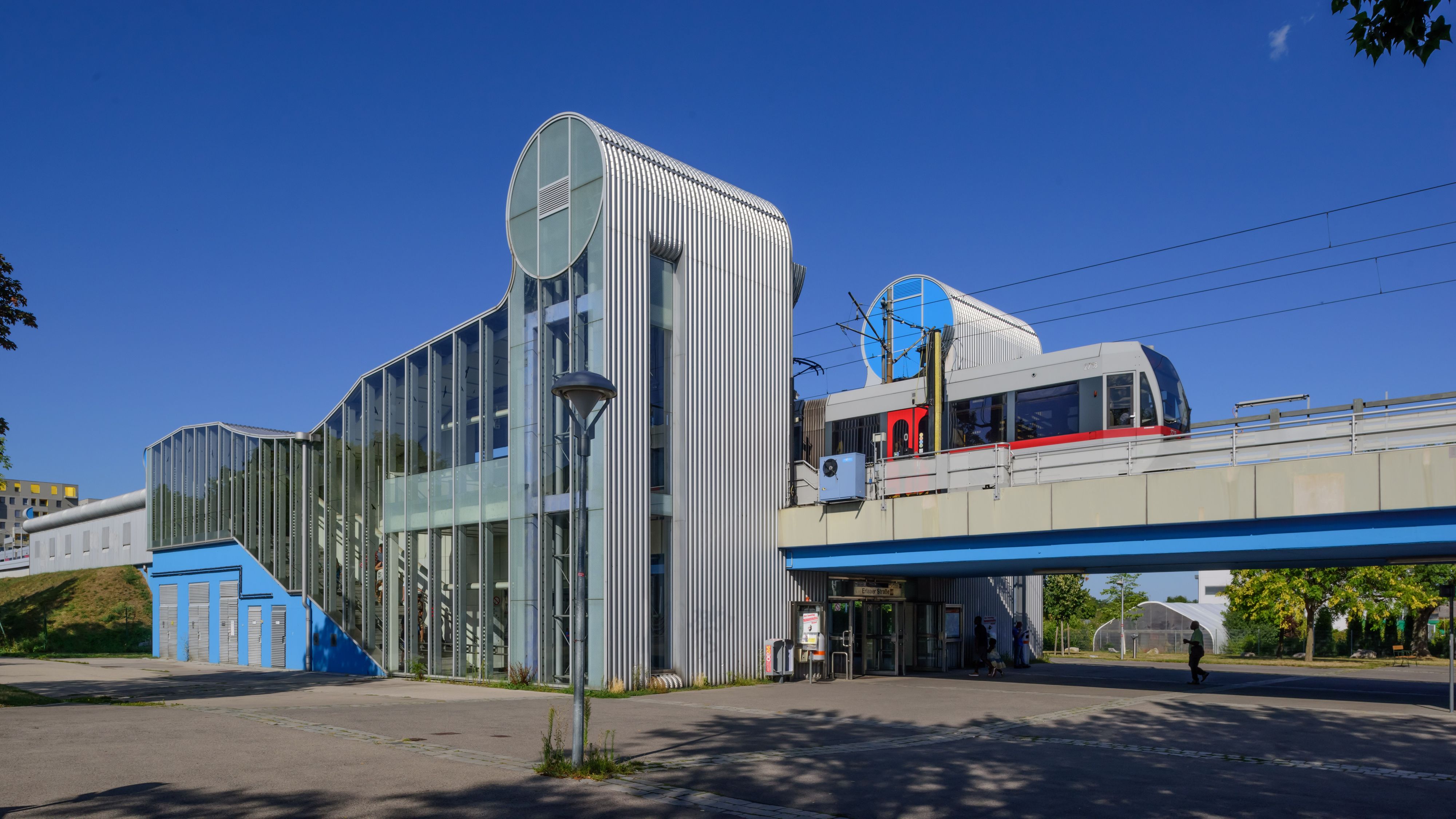 Der Vorfall ereignete sich gegenüber der U6-Station Erlaaer Straße.