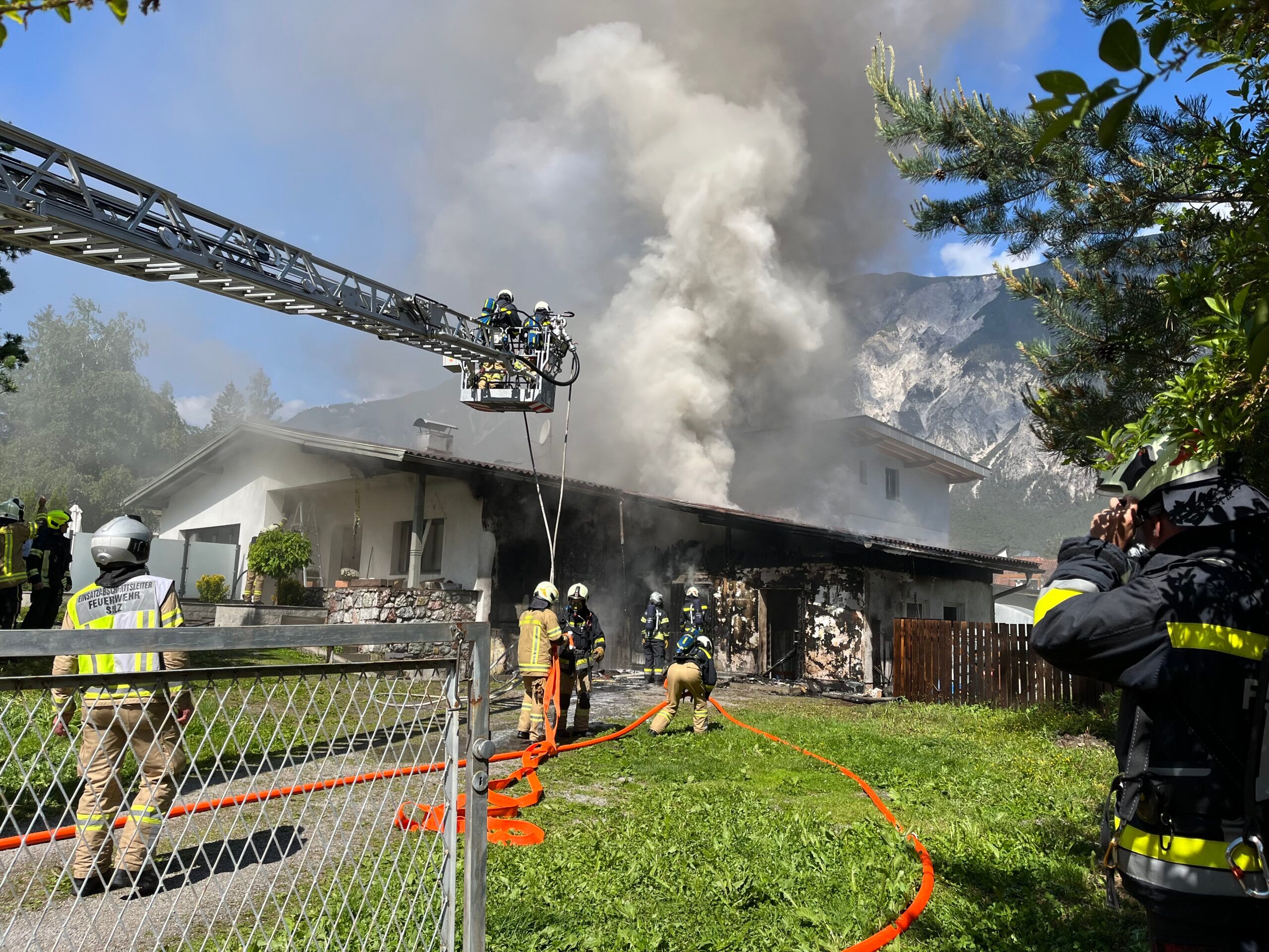 Die Feuerwehr rückte aus.