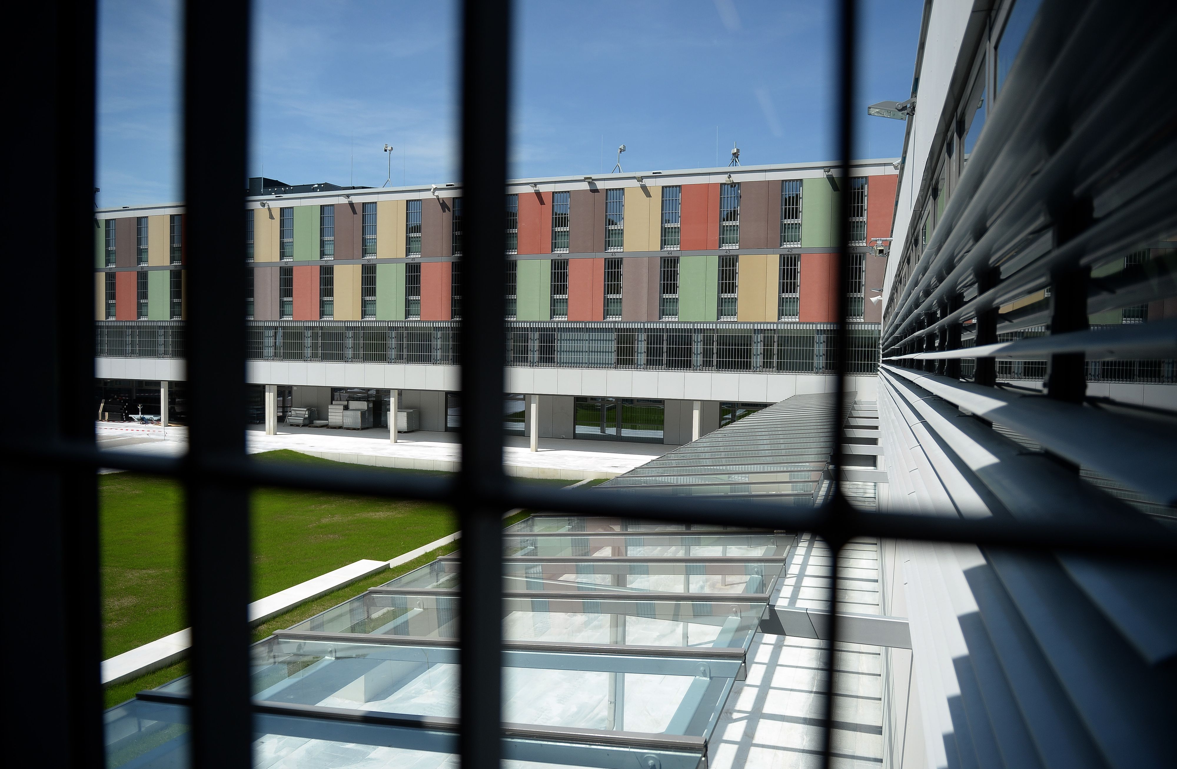 Der Häftling starb in seiner Zelle. 