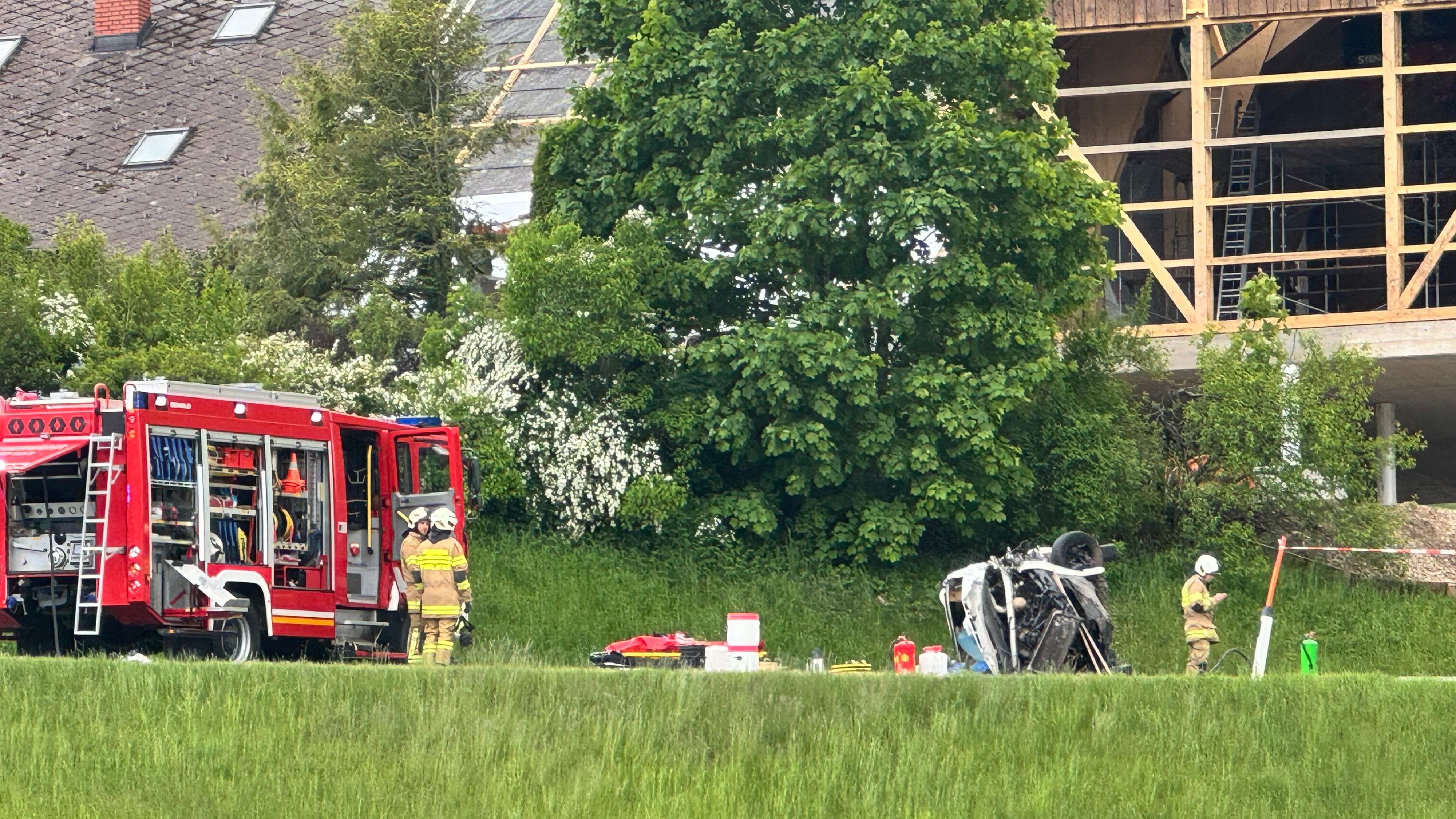 Fuschl am See in Salzburg: Schwerer Verkehrsunfall mit drei Schwerverletzten - B158 komplett gesperrt.