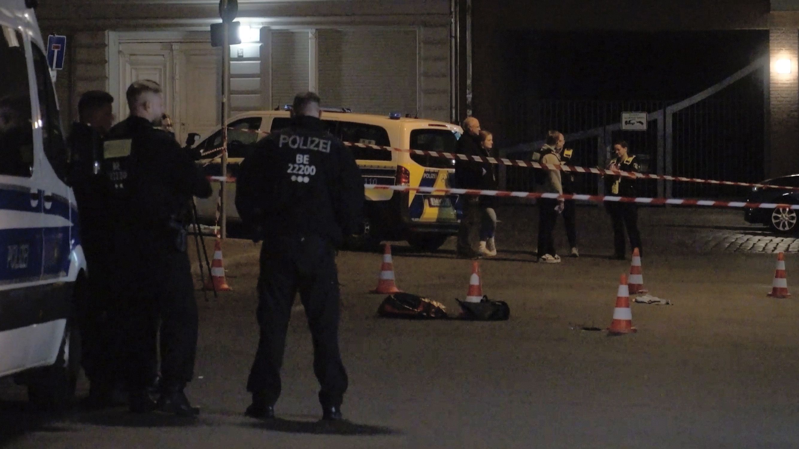 Der Polizist erlitt lebensgefährliche Verletzungen. 