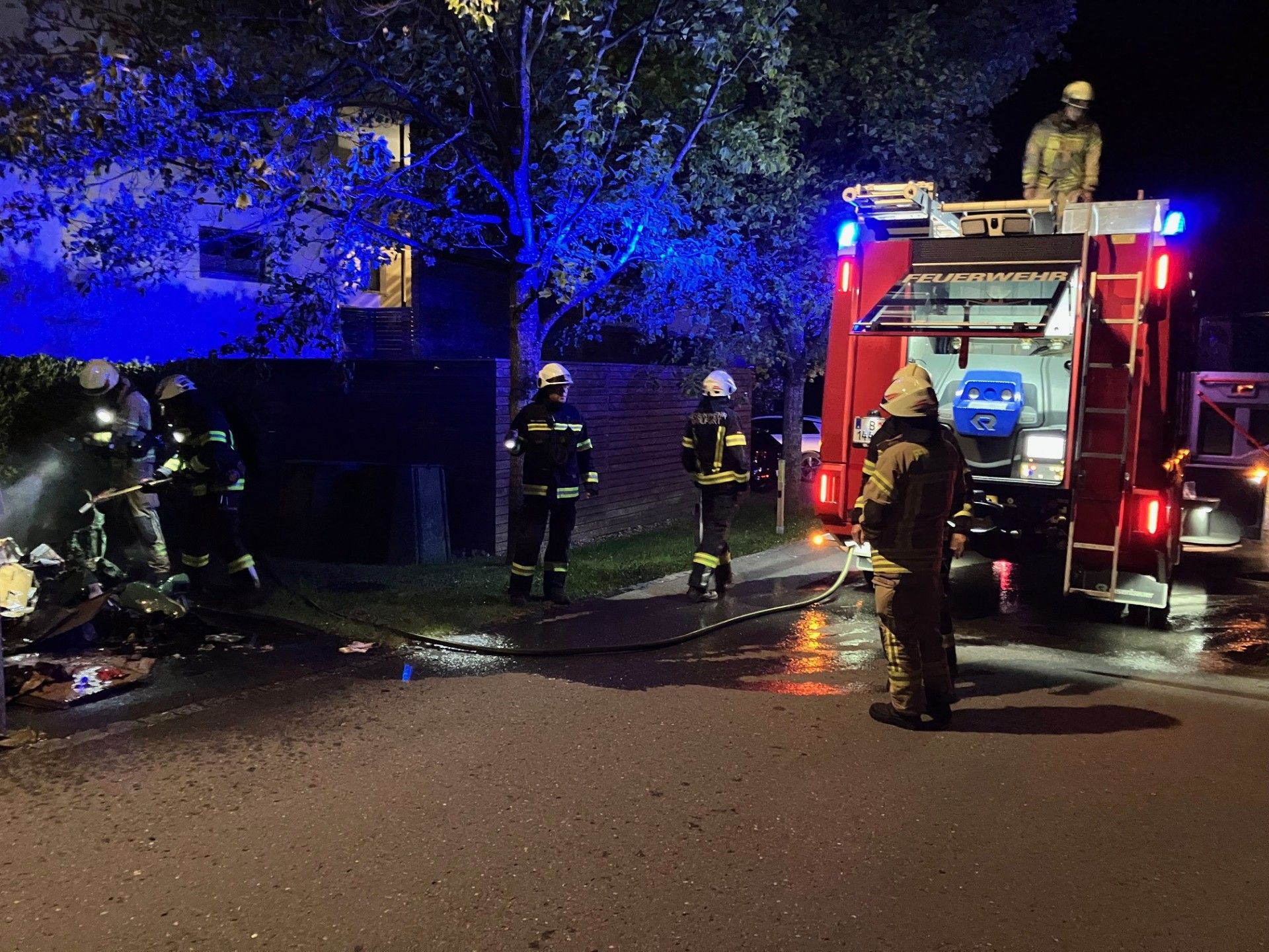 Die Feuerwehr wurde zu einem Containerbrand alarmiert.