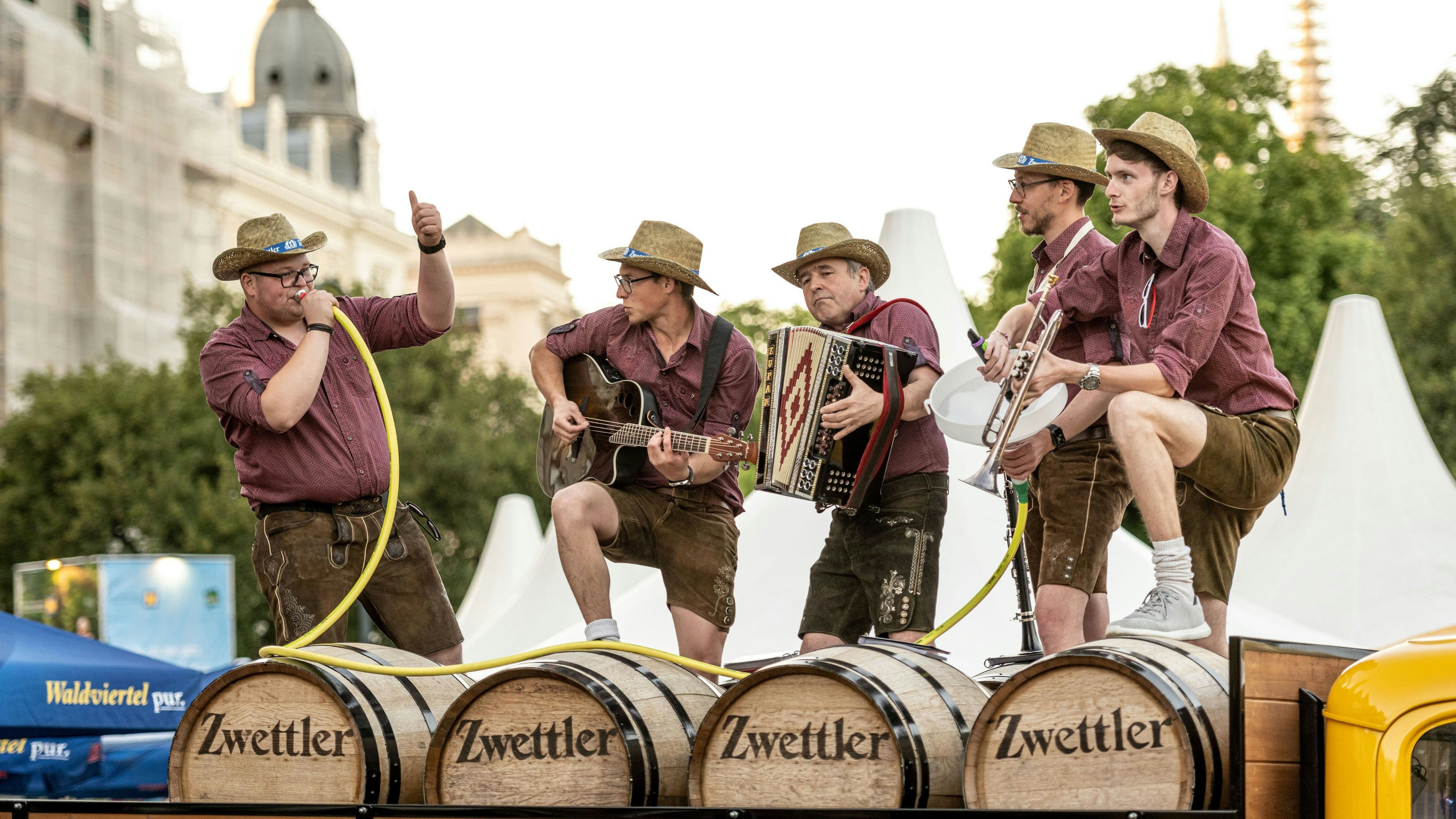 Für Speis, Trank und Unterhaltung wird definitiv gesorgt.