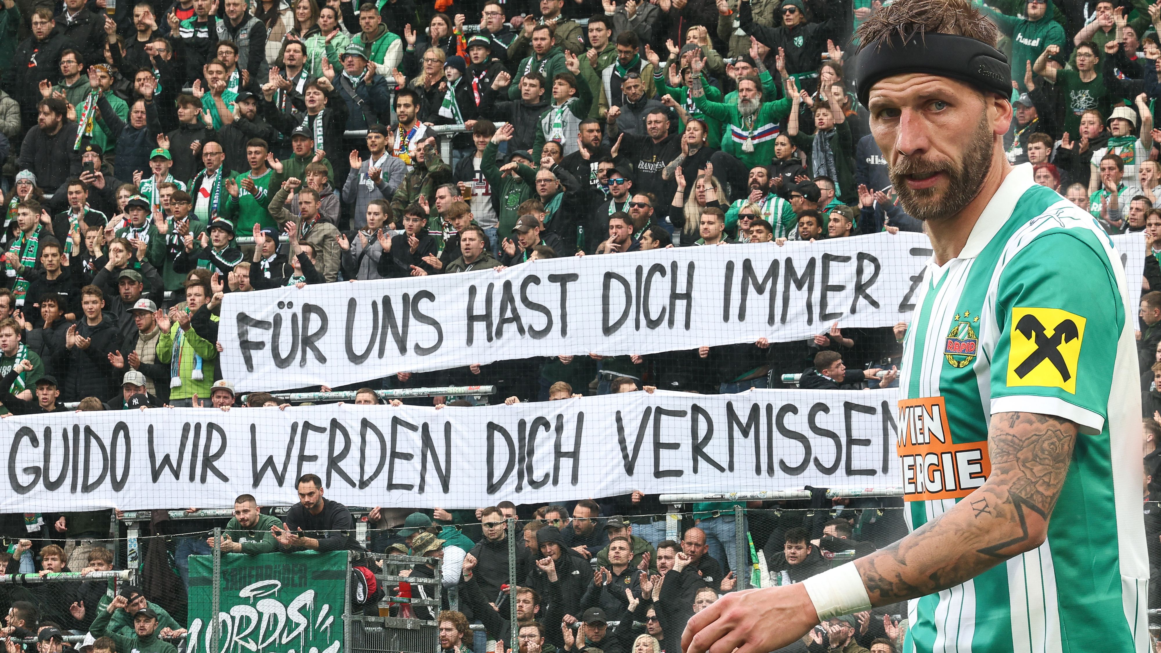 Guido Burgstaller wurde von den Rapid-Fans verabschiedet: 