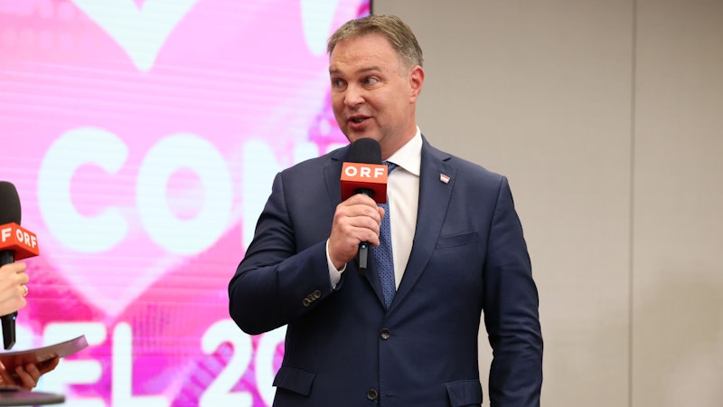 Auch Vizekanzler und Kunst- und Kulturminister Andreas Babler (SPÖ) gehörte zu den ersten Gratulanten.