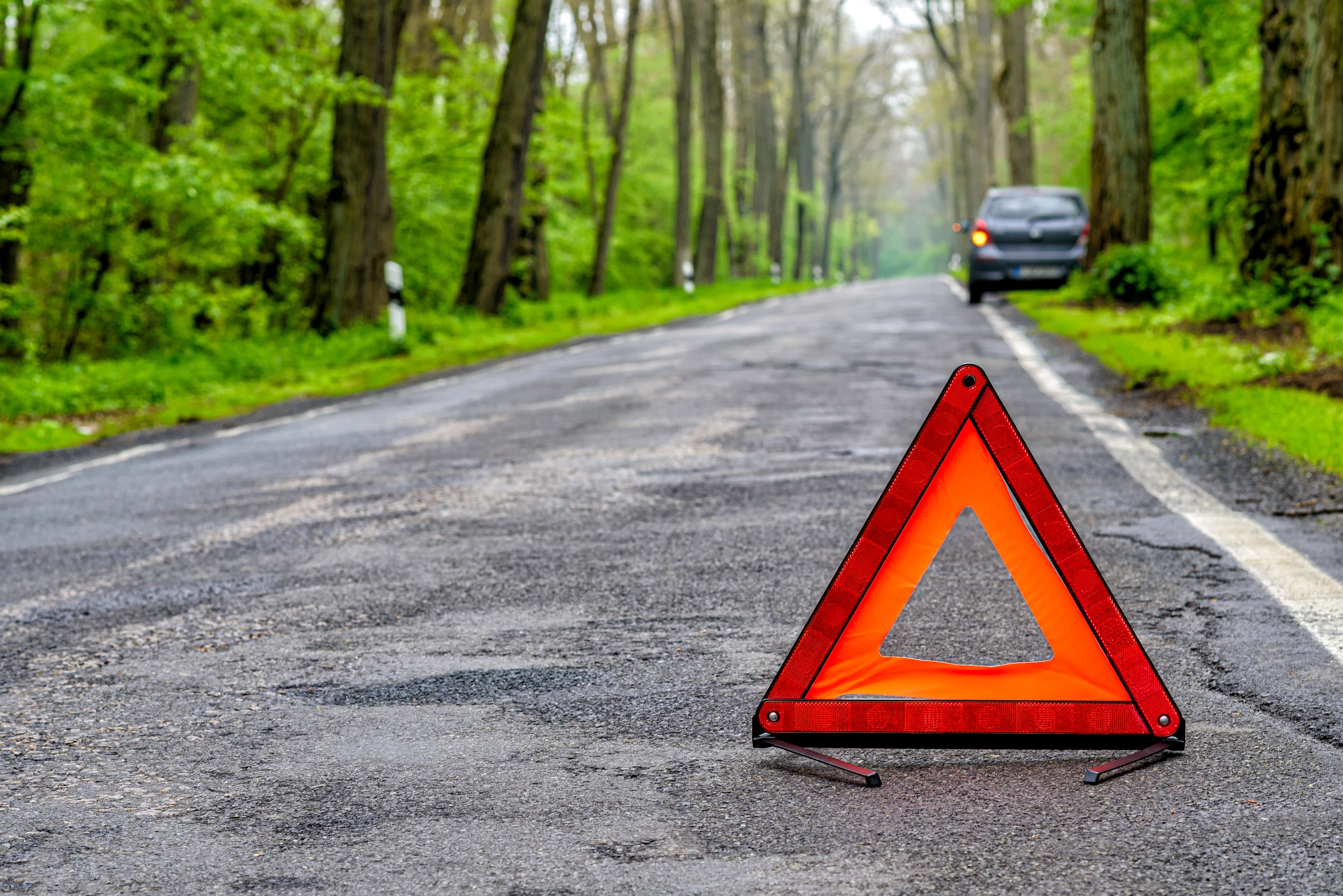 Die beiden Rumänen täuschten einen leeren Tank vor und wollten so an das Geld ihrer Opfer – zwei Polizisten – gelangen. Symbolbild.